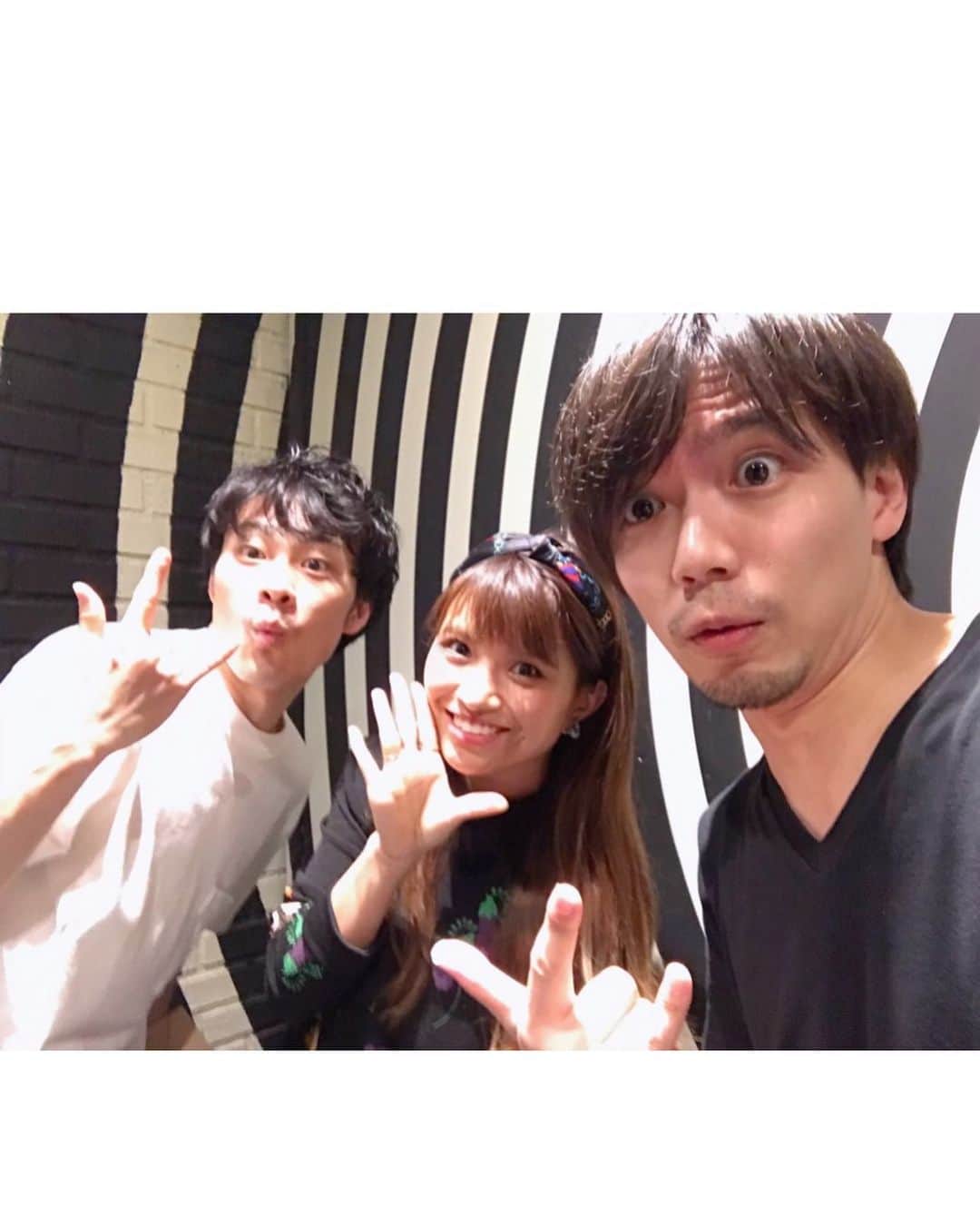 MARIA-Eさんのインスタグラム写真 - (MARIA-EInstagram)「. #パンピスの森 観劇させて頂きました🙇‍♀️ . 帰り道は、ウキウキスキップしたくなるような ほっこり幸せな物語です。 . 沢山笑い、なぜか涙も。 何なんでしょう…この 心が満たされた感じは！？😌 . パンピスの森に迷いこめて幸せでした✨ . キューティでご一緒させて頂いた はーたんこと #木村花代 さん そして#成尾憲治 さん 神ちゃんこと #神田恭兵 さん . お写真ありがとうございました🙇‍♀️💕 . #HMC #劇団ぼるぼっちょ」5月31日 11時23分 - maria.eeee