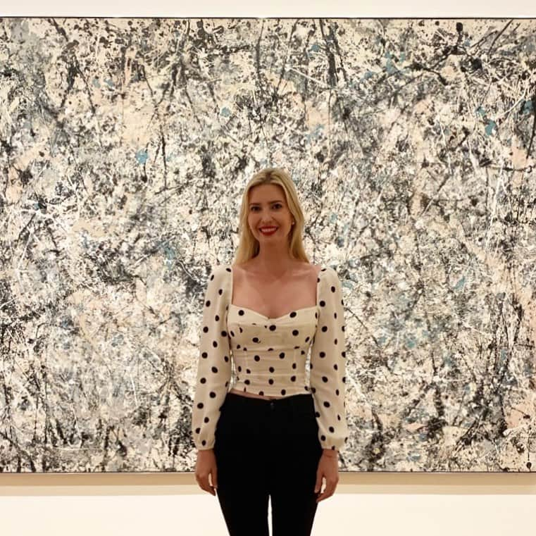 イヴァンカ・トランプさんのインスタグラム写真 - (イヴァンカ・トランプInstagram)「Blending in and blown away by Pollock @nationalgallery」5月31日 11時24分 - ivankatrump