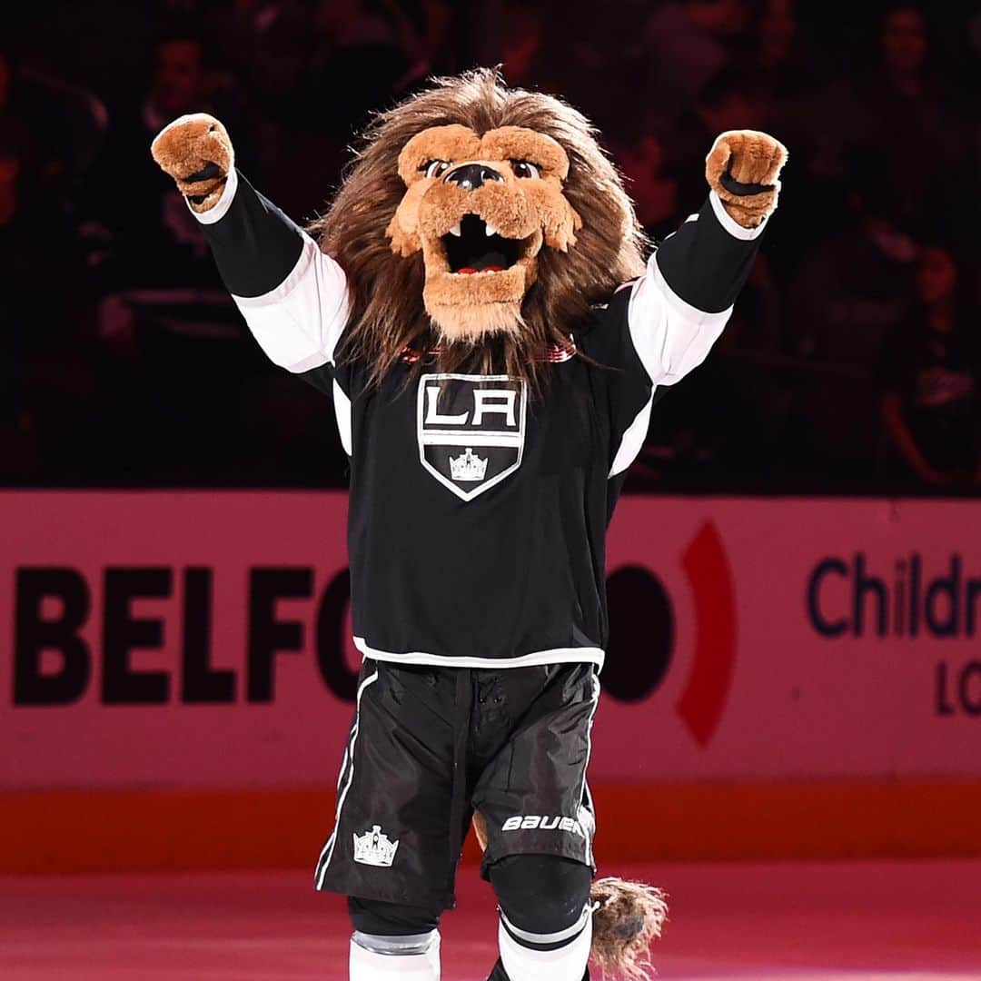 NHLさんのインスタグラム写真 - (NHLInstagram)「Don't forget that mascots have some of the best hair in the entire League. Who's your pick in this week's @greatclips #HockeyHair showdown – one of these or another crazy character?」5月31日 11時28分 - nhl