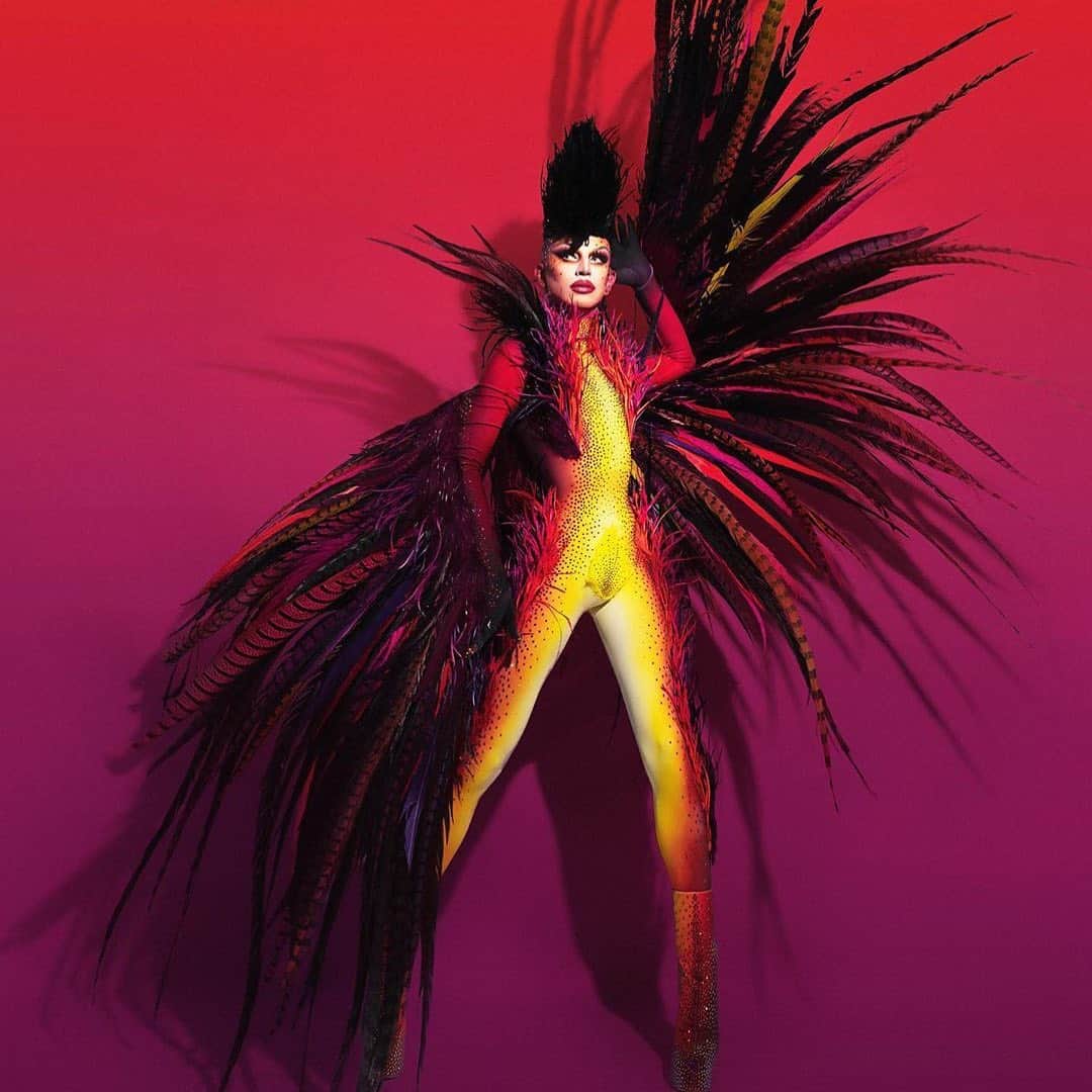 Dazed Magazineさんのインスタグラム写真 - (Dazed MagazineInstagram)「🔥☄️MUGLER VIBES 🔥☄️ from last year’s winner and @dazedbeauty entertainment editor @ageofaquaria at the #DragRace finale. Long live the #AgeOfAquaria! See more from the finale in our stories 📲👀 📷🔄 #regram @ageofaquaria」5月31日 11時47分 - dazed