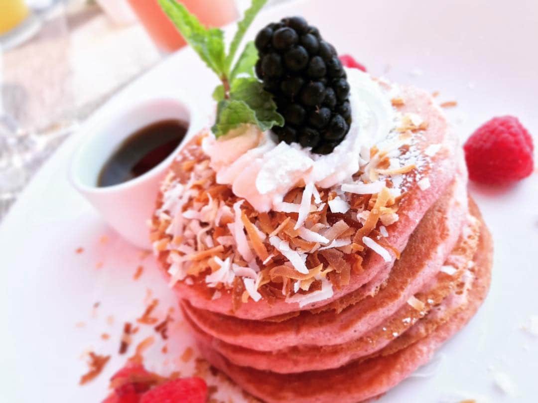 佐藤乃莉さんのインスタグラム写真 - (佐藤乃莉Instagram)「Royal Hawaiian hotel の パンケーキが美味しい！  ピンクだし(笑  旅行中みんなは太るタイプ？ 痩せるタイプ？  #pink#royalhawaiianhotel #pink#pancake #love#cute#sweet」5月31日 11時58分 - nori_sato_