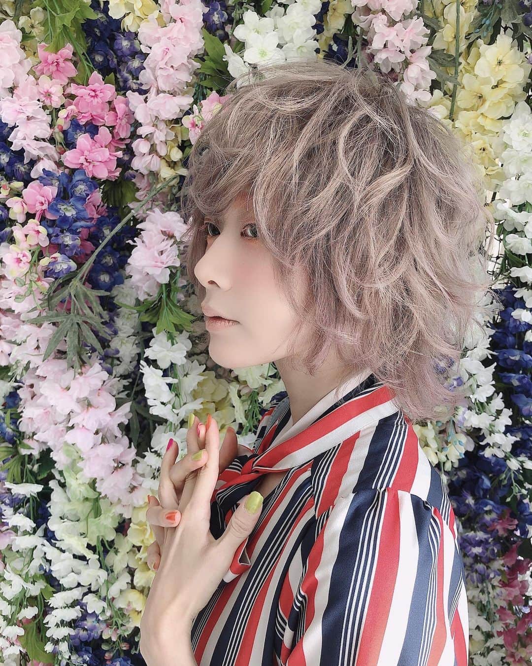 ルウトさんのインスタグラム写真 - (ルウトInstagram)「💐 . #core新宿  #hairset #haircolor #make  #歌舞伎町 #担当は横部さん」5月31日 12時02分 - chitoseruto