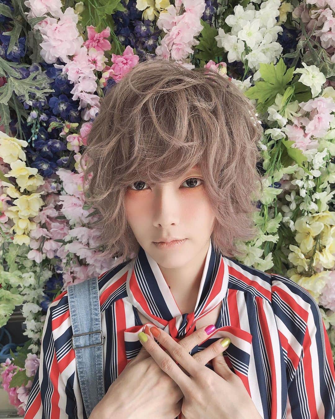 ルウトさんのインスタグラム写真 - (ルウトInstagram)「💐 . #core新宿  #hairset #haircolor #make  #歌舞伎町 #担当は横部さん」5月31日 12時02分 - chitoseruto