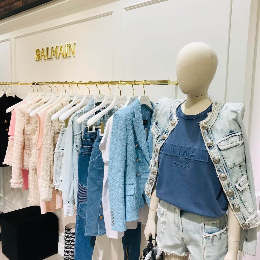 HANKYU.MODEさんのインスタグラム写真 - (HANKYU.MODEInstagram)「BALMAIN SS 2019 T-SHIRT SELECTION At 3F MODE  #Hankyu #HANKYUMODE #umedahankyu #阪急うめだ本店 #うめだ阪急 #阪急百貨店 #osaka #umeda #mode #balmain #バルマン #tshirt #tシャツ #ss2019」5月31日 12時02分 - hankyumode