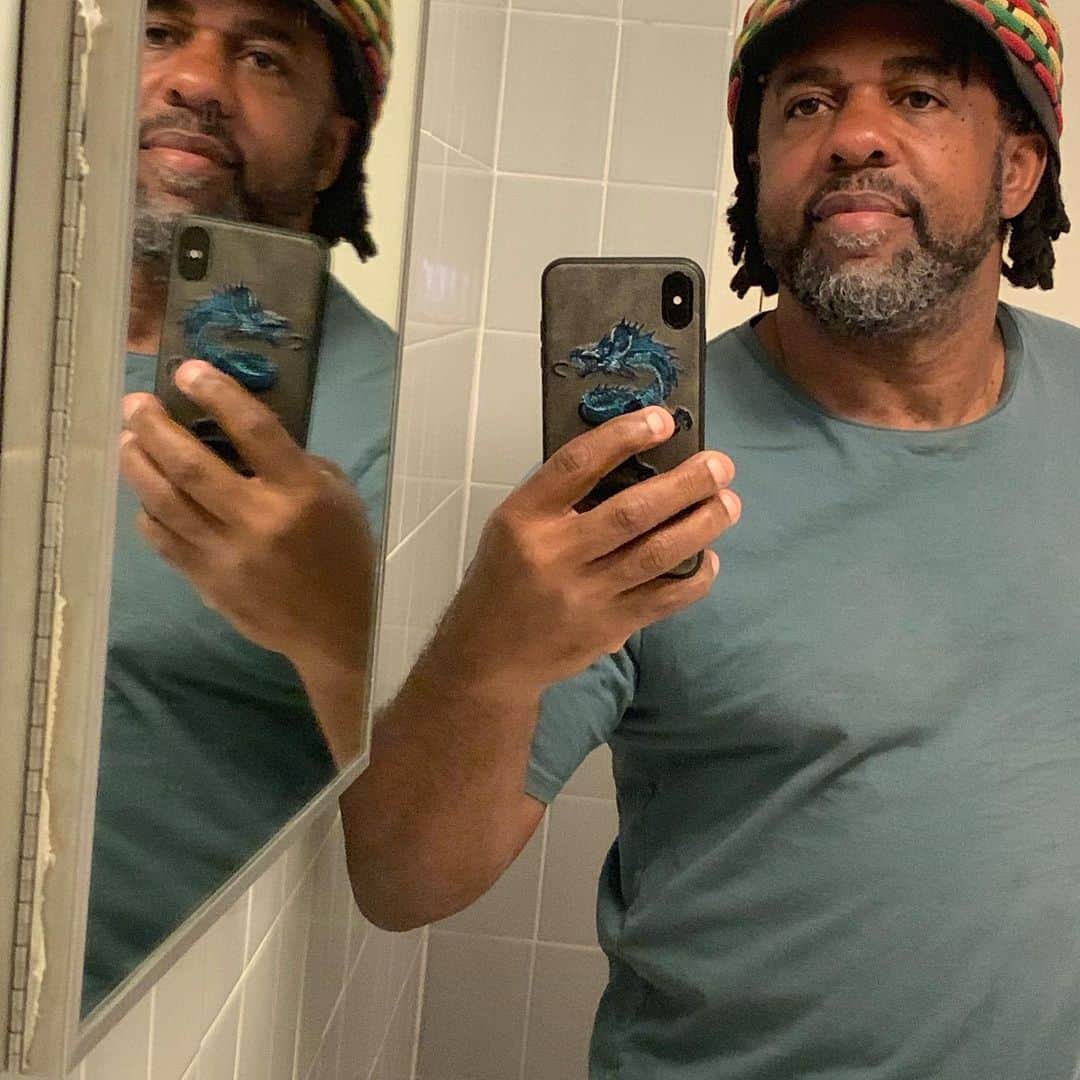 ヴィクター・ウッテンのインスタグラム：「A very big Thanx to my friend @vickylovepanda for the very cool phone case. ❤️」