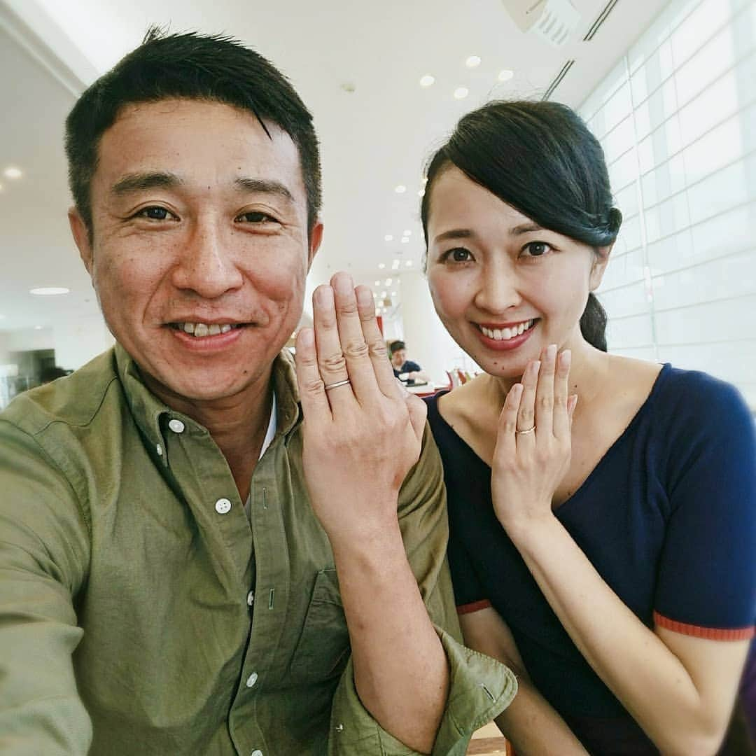 佐藤裕二さんのインスタグラム写真 - (佐藤裕二Instagram)「徳ちゃんが#結婚指輪 をしてました！！！お相手は、とても素敵な男性です。 ドデスカ！は、続けます。 お幸せに。  お祝いは、#徳ちゃんのインスタへ。 @annatokushige  #結婚#happywedding  #お幸せに #指輪 #徳重杏奈  #佐藤裕二  #メーテレ #アナウンサー #ドデスカ」5月31日 12時07分 - karaage_satou