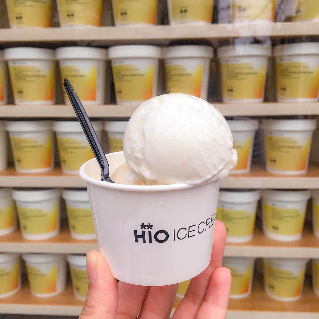 LeTRONC ルトロンさんのインスタグラム写真 - (LeTRONC ルトロンInstagram)「【HiO ICE CREAM Atelier / 自由が丘】 . 自由が丘駅から徒歩5分のところにあるクラフトアイスクリーム専門店「HiO ICE CREAM Atelier(ヒオアイスクリームアトリエ)」🐮 素材本来の良さを引き出すために、店内の工房で職人さんが少量ずつ手作りをしています。そのため口の中で溶けるように滑らかでふわっとした軽い食感🍨 写真のアイスは「十勝シングルオリジンジャージーミルク」と「ピーナッツバターミルク」。すべてのフレーバーに生産者の想いやこだわりがつまっている感動の味です✨ アイス好きはぜひ味わいに行ってみてくださいね😋 . 📍東京都世田谷区奥沢7-4-12 . 📷写真・情報提供：@yoko_cafelogさん 素敵な投稿をありがとうございます✨ . \ 一緒にルトロンinstagramを盛り上げませんか？🙋‍♀️ / #ルトロン で素敵なおでかけ体験をシェアしてくれる方を大募集しています♪投稿内容は、instagramで紹介させていただきます☺️ . #letronc #japan #tokyo #Jiyugaoka #自由が丘 #HiOICECREAMAtelier #ヒオアイスクリームアトリエ #HiOICECREAM #クラフトアイスクリーム #十勝シングルオリジンジャージーミルク #ピーナッツバターミルク #icecream #アイスクリーム #アイス部 #アイス好きと繋がりたい #アイスクリーム専門店 #東京アイス #スイーツ #スイーツ部 #スイーツ巡り #スイーツ好きな人と繋がりたい #東京グルメ #自由が丘グルメ #グルメ #グルメ女子 #グルメ女子と繋がりたい #グルメな人と繋がりたい #グルメ巡り」5月31日 12時08分 - letronc.m