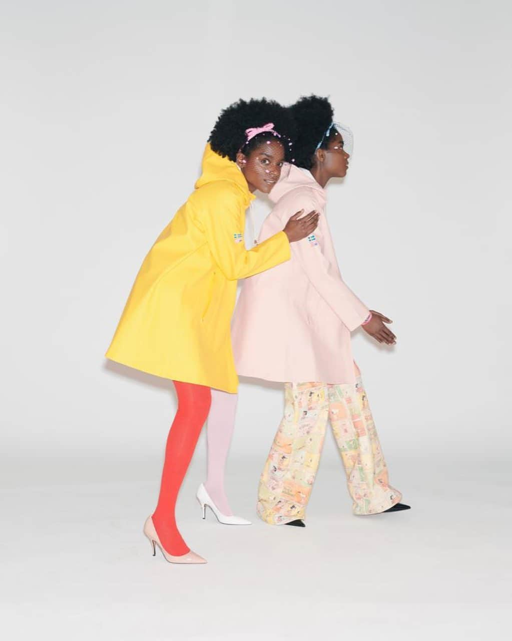 マーク・ジェイコブスさんのインスタグラム写真 - (マーク・ジェイコブスInstagram)「The adorable and energetic Delcia and Alia Johnson @djandaj Photo @_hugoscott Styling @lottavolkova Hair @hollismithhead Make up @ingegrognard Casting @midlandagency The twins are wearing STUTTERHEIM X THE RAINCOAT, THE CAMISOLE, PEANUTS X THE FLARED JEAN, THE EXTENSION CORD BELT, STEPHEN JONES X THE HEADBAND, THE LEFT AND RIGHT TIGHT, THE NEW WAVE PUMP, THE PROPOSAL PUMP, THE BRACELET SET all THE MARC JACOBS.」5月31日 12時14分 - themarcjacobs