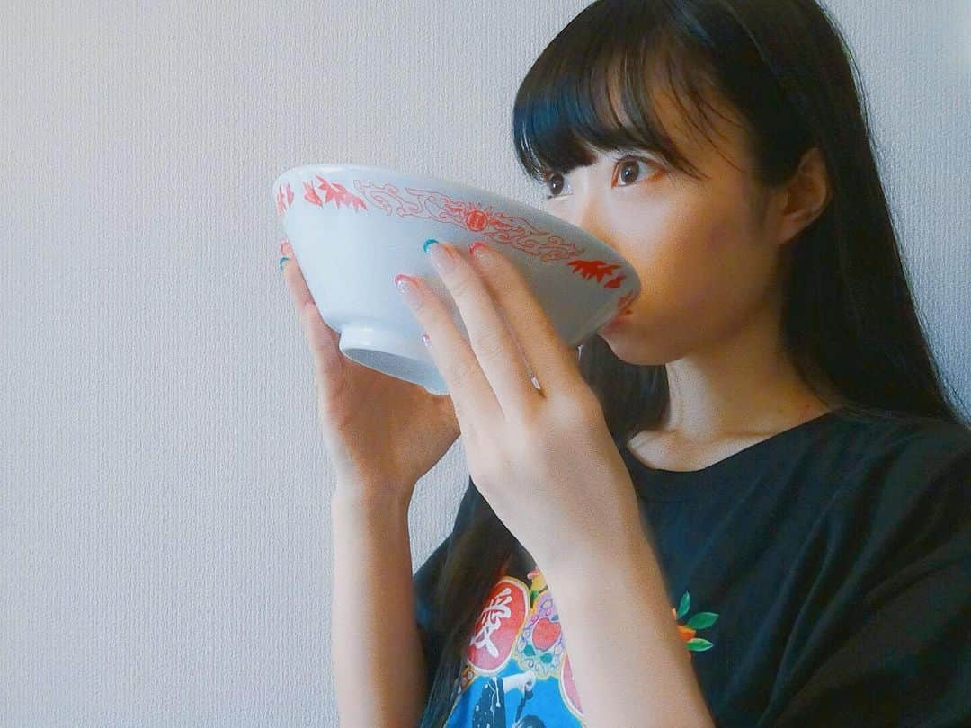 小林愛香さんのインスタグラム写真 - (小林愛香Instagram)「ランチはラーメン？  小林愛香 ✖️ キャセリーニ コラボグッズ  アニメイト  bit.ly/2Vi5UNP ゲーマーズ  bit.ly/2KexQSu カドカワストア  bit.ly/2Vq6r4U  #ラーメン #うどん #そば #goods #tshirts #あいきゃん #愛香AE #小林愛香 #aikyan  #aikakobayashi #voiceactress  #singer #taiwan #asia #beautiful  #photobook #girl #cute #fashion #キャセリーニ #casselini  #collaboration  #きゃんせりーに #catcharm #pouch #eyemask #donburi #summer」5月31日 12時23分 - aika_2ndphotobook