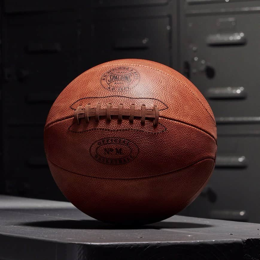 HYPEBEASTさんのインスタグラム写真 - (HYPEBEASTInstagram)「@hypebeastsports: @spaldingball is celebrating its 125th anniversary with a limited edition remake of its century-old original basketball. 125 editions will release at its website as Game 1 of the NBA Finals kicks off.  Photo: Spalding」5月31日 12時35分 - hypebeast