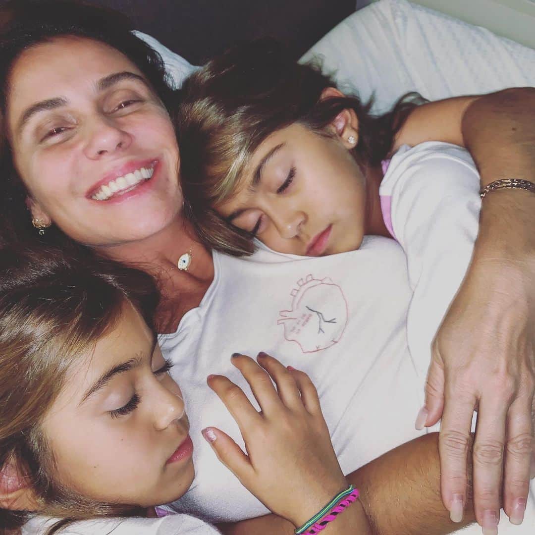 Giovanna Antonelliのインスタグラム：「O melhor momento é o aqui e agora! ♥️ viver o momento presente minha gente!!!! É só o que temos ...Amém!!! Tanto am♥️r q dói!!!!!」