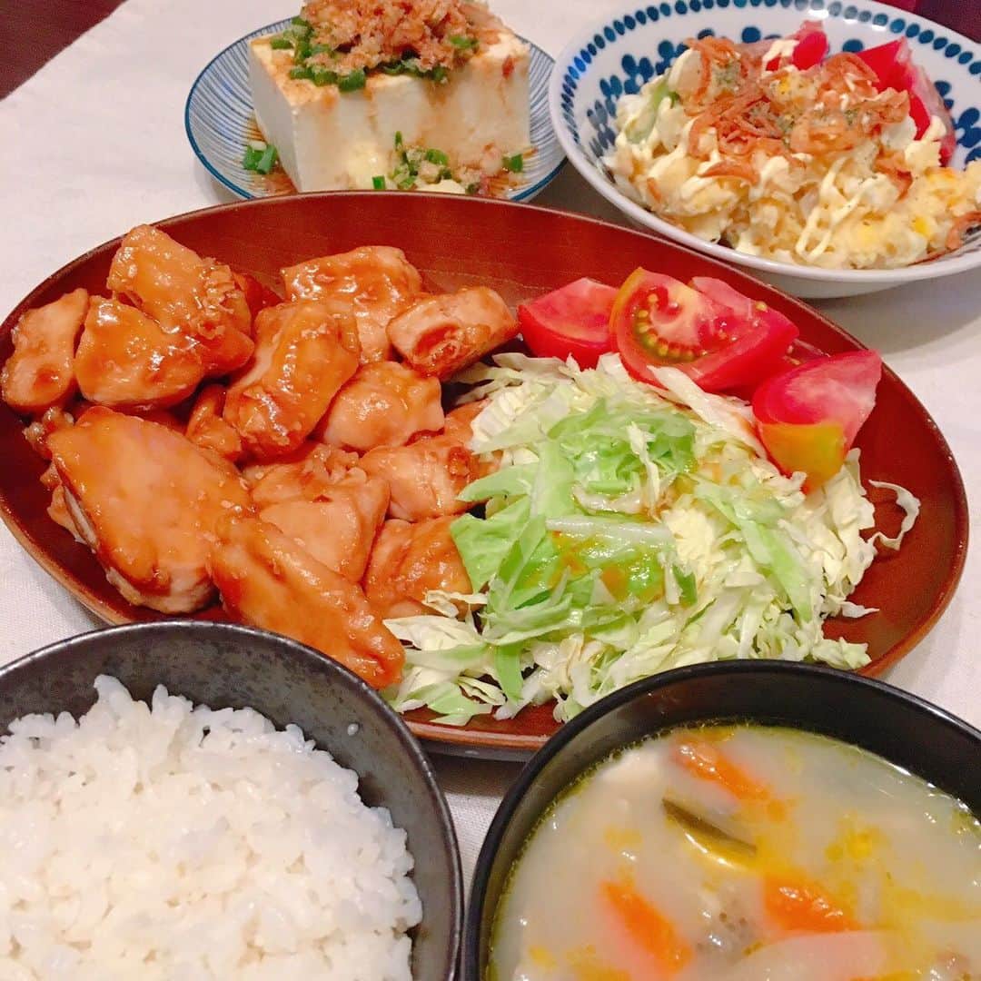 山西章博さんのインスタグラム写真 - (山西章博Instagram)「今日のご飯。鶏の照り焼きなのさ！ #鶏の照り焼き  #鶏むね肉  #ポテトサラダ  #たまに大量に作る #豚汁 #冷奴 #初心者主夫」5月31日 12時32分 - akihiro.yama1129