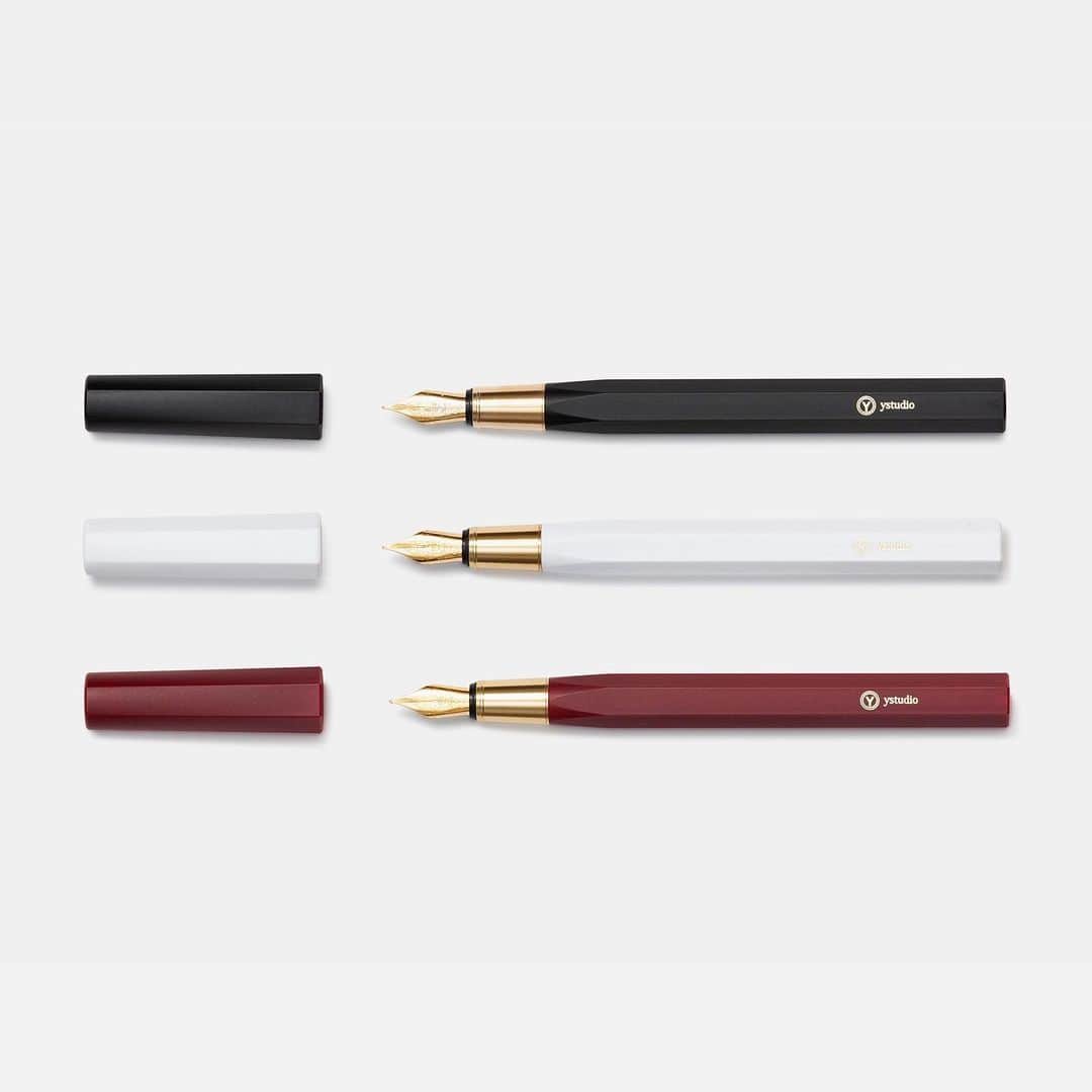 TOOLS to LIVEBY / 禮拜文房具さんのインスタグラム写真 - (TOOLS to LIVEBY / 禮拜文房具Instagram)「| Y Studio Balance Fountain Pen Combining brass with the acrylic material, after repeated tests, the brass inner is not only strengthens the structural strength of the pen, but also complements the brass with the lightweight acrylic body. The writing feel is in perfect balance. . 物外設計 平衡系列鋼筆  結合黃銅與首次採用的壓克力兩種材質，經過反覆測試找到黃銅內管最適宜的重量，不僅加強筆的結構強度，黃銅也與輕巧的壓克力筆身互補，讓重量與書寫手感達到完美的平衡。」5月31日 12時33分 - toolstoliveby