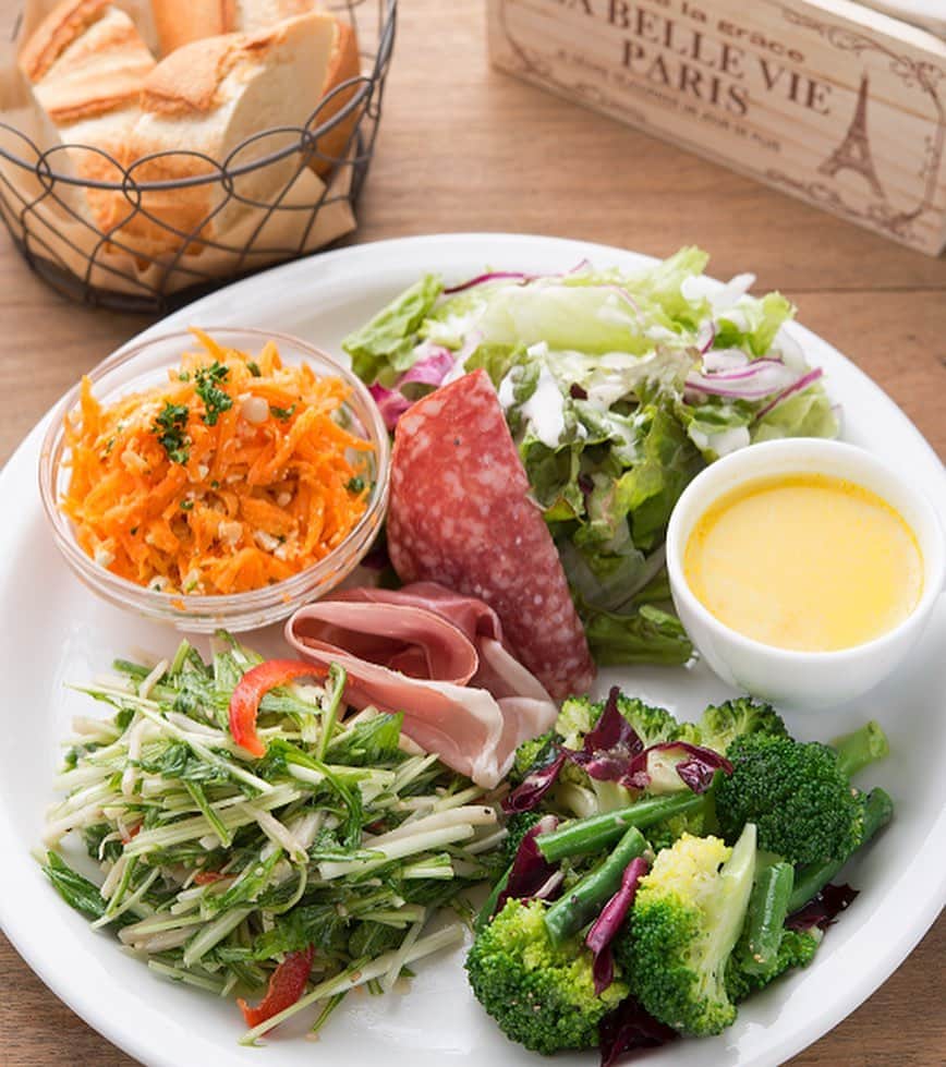 オズモール編集部のグルメインスタ