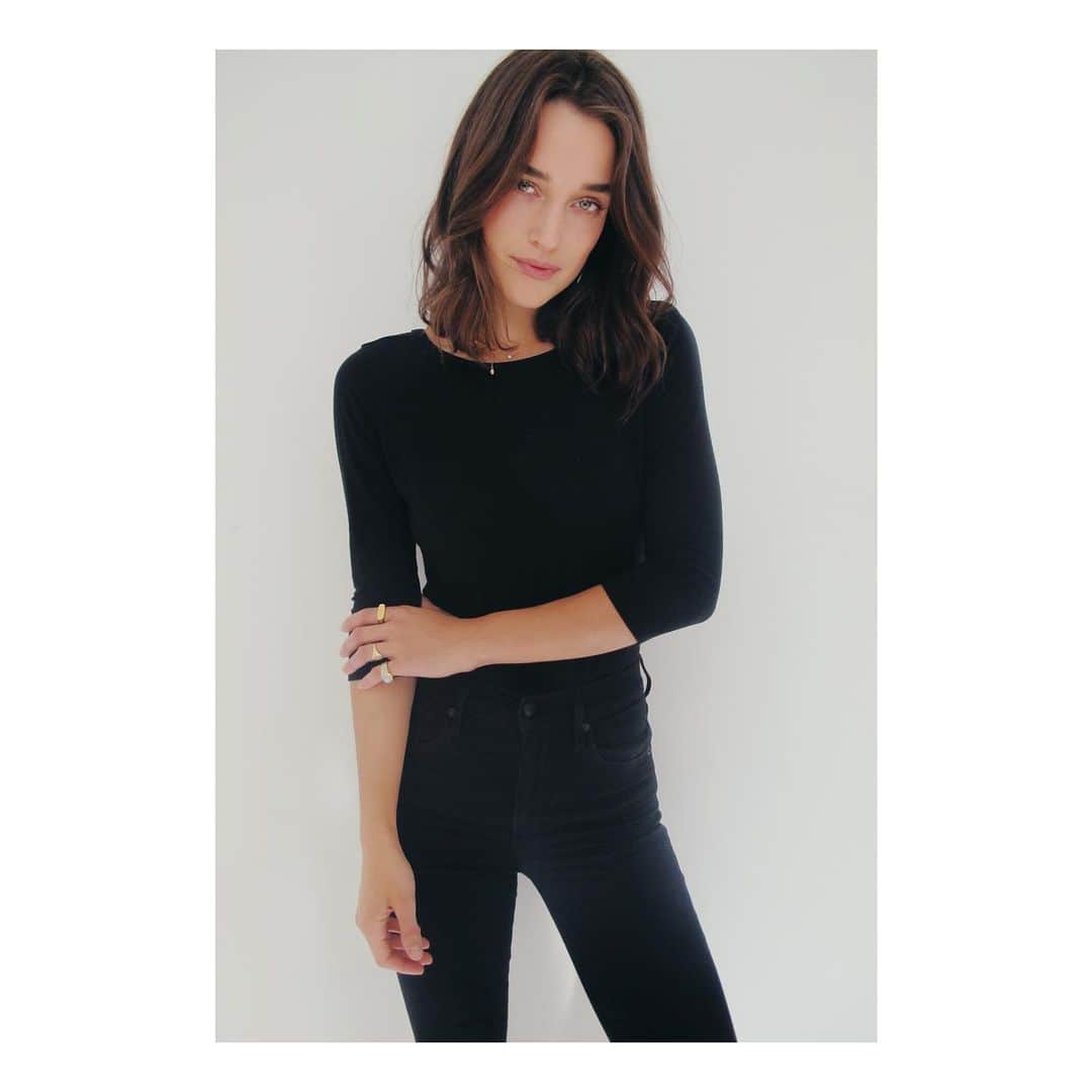 ケイト・ハリソンのインスタグラム：「Fresh digis . @62management」
