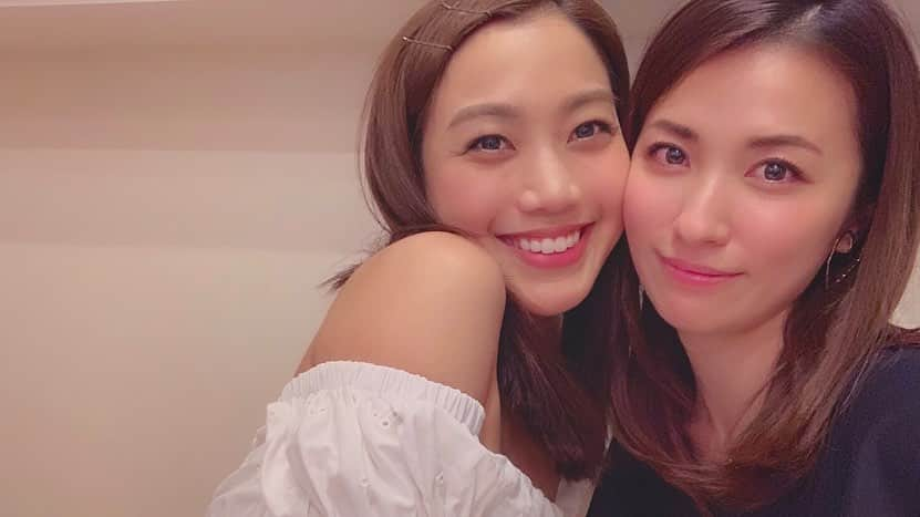 レスレイ・チアンさんのインスタグラム写真 - (レスレイ・チアンInstagram)「So pretty~! ❤️ My friend’s not bad too!  #14Years #seriouslytho #ShesSoHot #loveyou! @rei_toda」5月31日 13時07分 - lesleychianglove