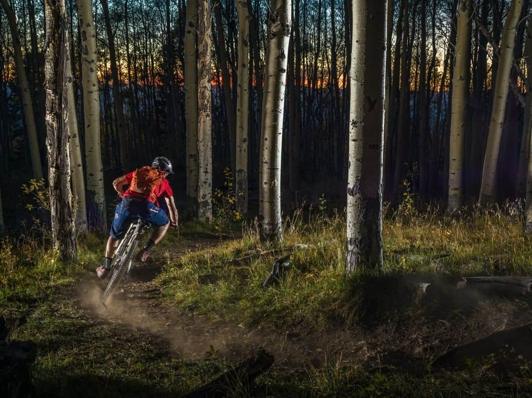 National Geographic Travelさんのインスタグラム写真 - (National Geographic TravelInstagram)「Photo by @michaelclarkphoto | Chris Sheehan mountain biking under golden aspens on the Alamos Vista trail just above the Aspen Vista road in the Sangre de Cristo mountains above Santa Fe, New Mexico. #santafe #newmexico #mountainbiking」5月31日 13時08分 - natgeotravel