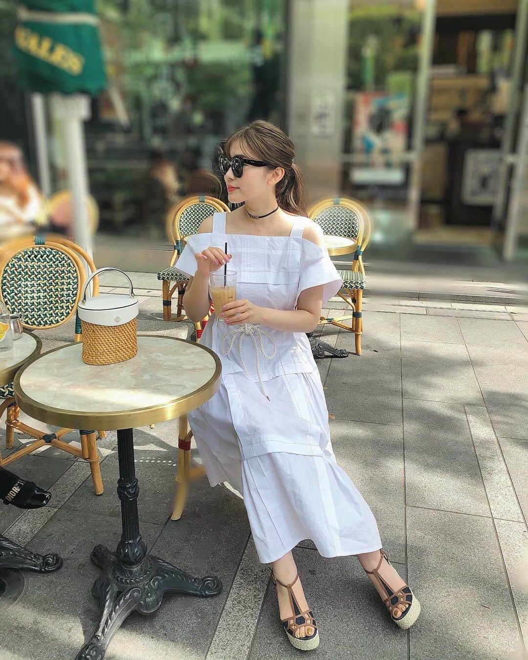 藤川沙弥のインスタグラム：「𝕔𝕠𝕠𝕣𝕕𝕚𝕟𝕒𝕥𝕖𓅮𖥧𖥧﻿ ﻿ 最近仲間入りした小さいカゴバッグは﻿ @katespadejapan の♠️🥰﻿ ﻿ 今日もお仕事でloveな人達に﻿ 会えるから嬉しいなあ😇🌸」