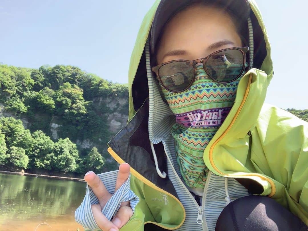 のインスタグラム：「昨日 早朝からお昼過ぎまで 行ってきました〜〜✌🏻✌🏻✌🏻 三島湖✌🏻 カンゼンボウビ🔥（笑） 釣果は、」