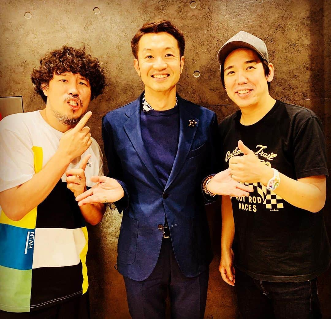 大抜卓人さんのインスタグラム写真 - (大抜卓人Instagram)「FM802 30 PARTY  SPECIAL LIVE RADIO MAGIC 都内のリハーサルスタジオへ😵 ホストバンドでもある スキマスイッチと 次々にスタジオ入りする ゲストアーティストとの 貴重なセッション😃 802リスナーなら 堪らないコラボレーションと セットリスト😆 凄いことになるよー🤘  リハーサルで ゲストアーティストからの 提案も「こんな感じは？」の セッションで見事に取り込み 形にしていくスキマスイッチバンド😊 当日のマジックをお楽しみに😆  #fm802 #radiomagic  #おはたく #スキマスイッチ」5月31日 13時31分 - takutoonuki