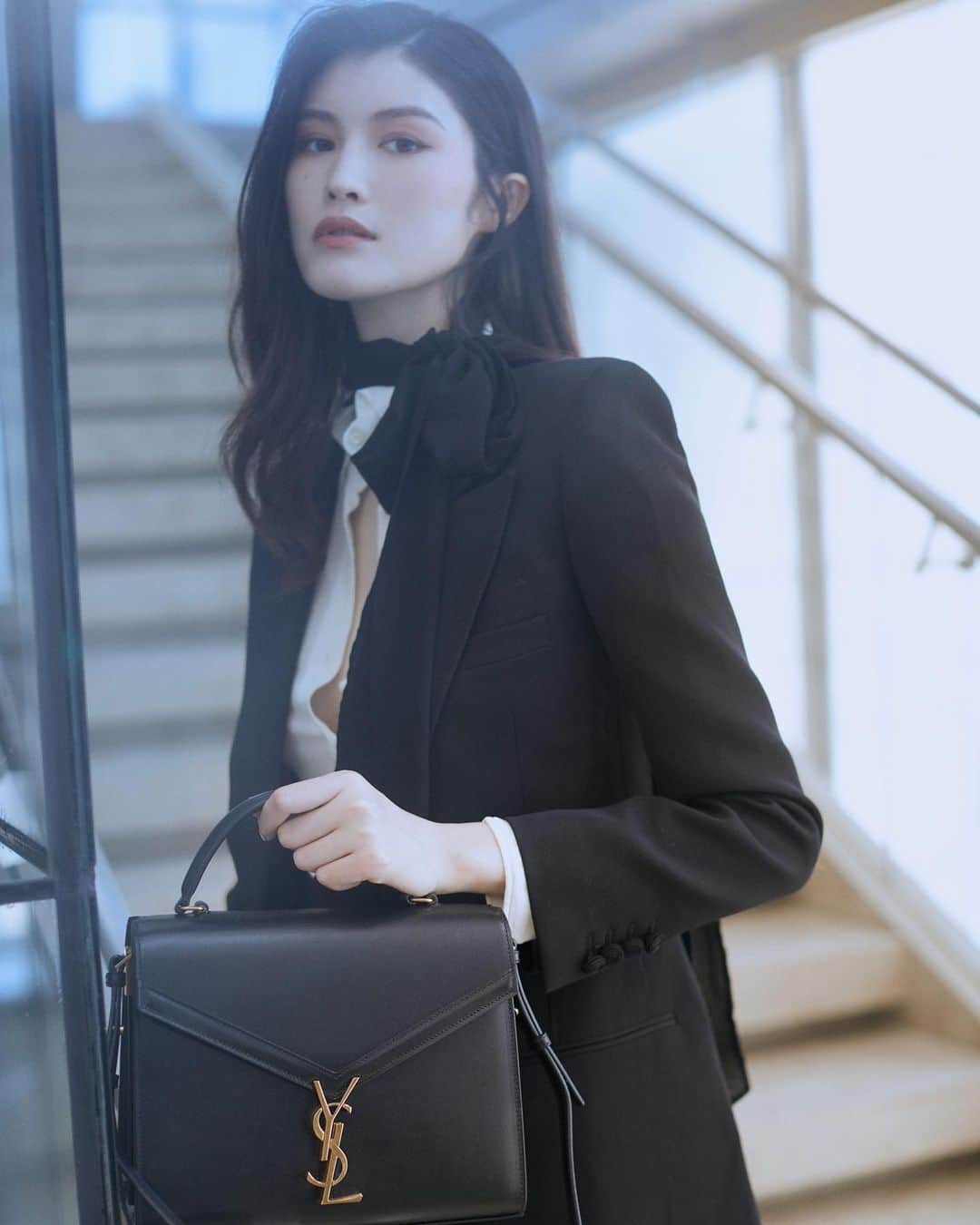 スイ・ヒーのインスタグラム：「#YSL girl today 🕶️」