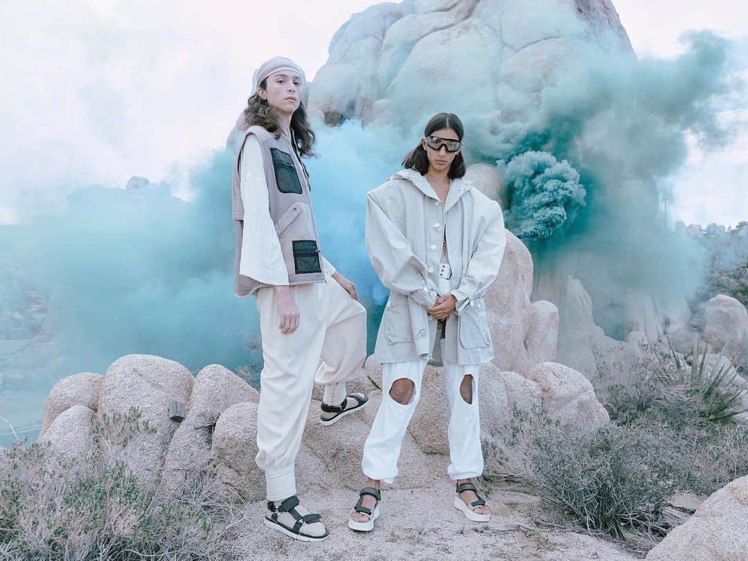 I.T IS INSPIRATIONさんのインスタグラム写真 - (I.T IS INSPIRATIONInstagram)「Take a clear look at the just-in @camper sandals, before they disappear in a cloud of smoke 💨⠀ -⠀ CAMPER SS19 Oruga & Oruga Up⠀ Now available at selected CAMPER stores.」5月31日 13時45分 - ithk