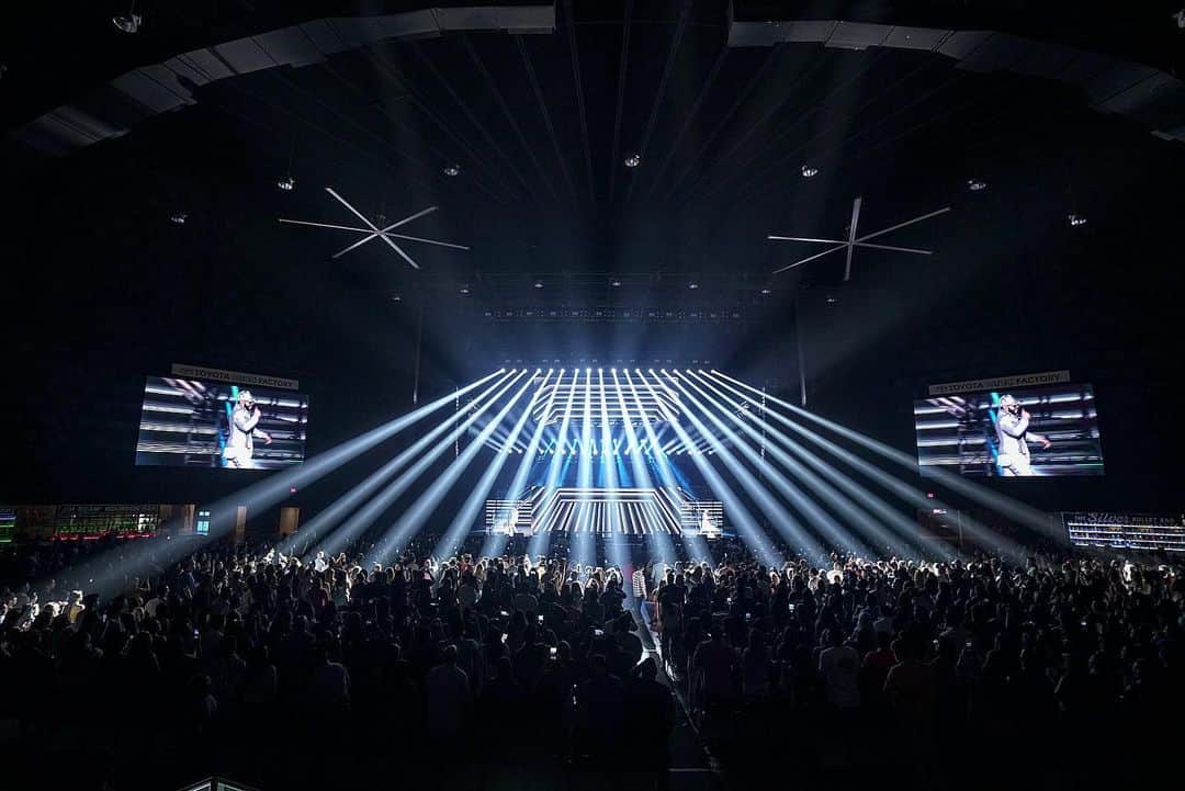 ウィジンさんのインスタグラム写真 - (ウィジンInstagram)「Gracias #dallas por venir a rumbear con nosotros #comoantestour🌎🥋🥋 espero que la hayan pasado #brutal #otrosnivelesdije💯💯🔝🔜🔊🎬📈 #rumbagarantizada🎶💃🎶💃🎶💃🎶💃🎶 @wisinyyandel @livenation @cmnevents @bryantbauzo 📸」5月31日 14時51分 - wisin