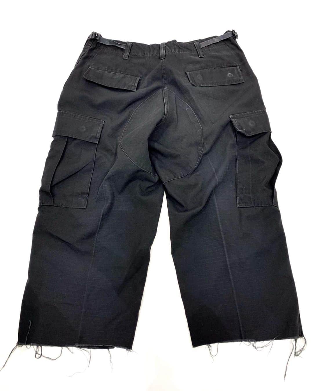 ジャムルさんのインスタグラム写真 - (ジャムルInstagram)「CHAOS embroidery 6P cargo pants ¥6250+tax . ウエスト 88cm 全長 82cm 股下 52cm . 通販も可能です。 お問い合わせはお電話で承ります。 . #お問い合わせはお電話で承ります #jammru  #osaka  #fashion  #streetstyle  #streetfashion  #vtg  #vintage  #used  #usedclothing  #古着 #古着屋 #ファッション #70s #80s #90s」5月31日 15時19分 - jammru