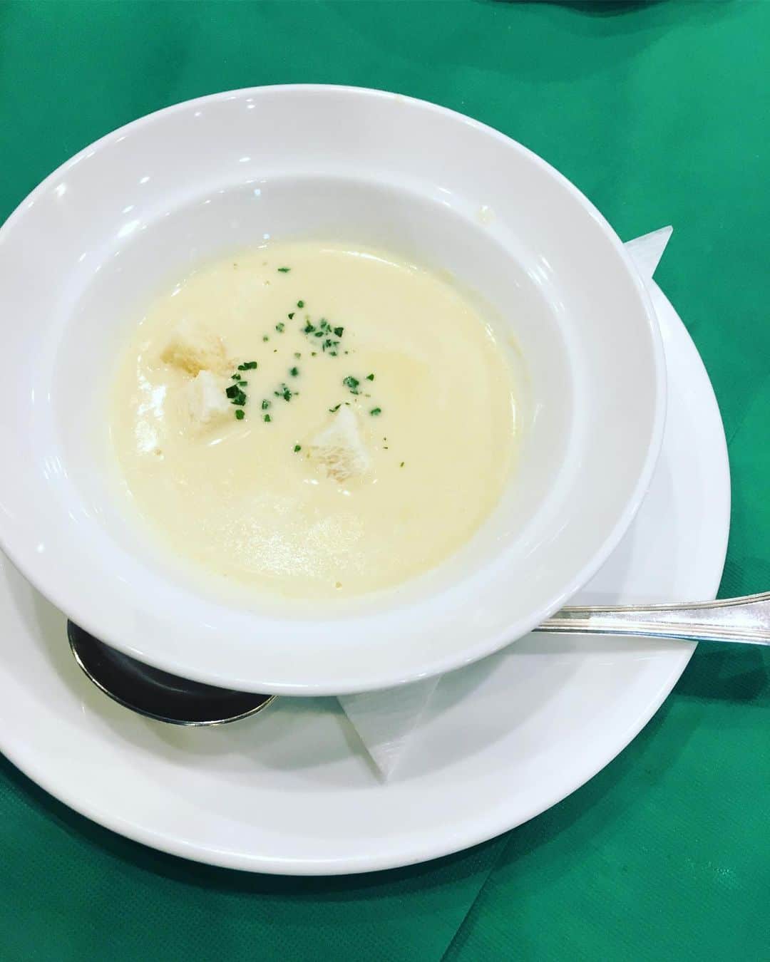 猫沢エミのグルメインスタ