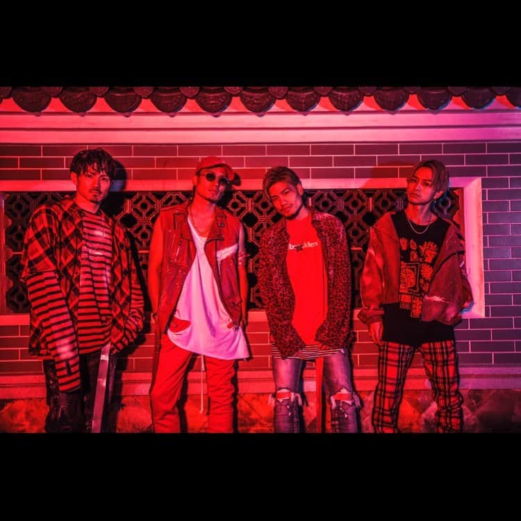 中垣悟のインスタグラム：「🔥🔥🔥 #Repost @freakofficial1220 with @get_repost ・・・ FREAK新ビジュアル解禁‼️ ﻿ #FREAK ‪#FREAK #FREAK福岡 #フリーク #jrnb #コーラスグループ #バリカタスタイル #japan #music #vocalband #中垣悟 #伊藤勇樹 #伊藤元樹 #森岡大地﻿ ﻿ @freak_satoru ﻿ @freak_yuki ﻿ @freak_genki ﻿ @freak_daichi」