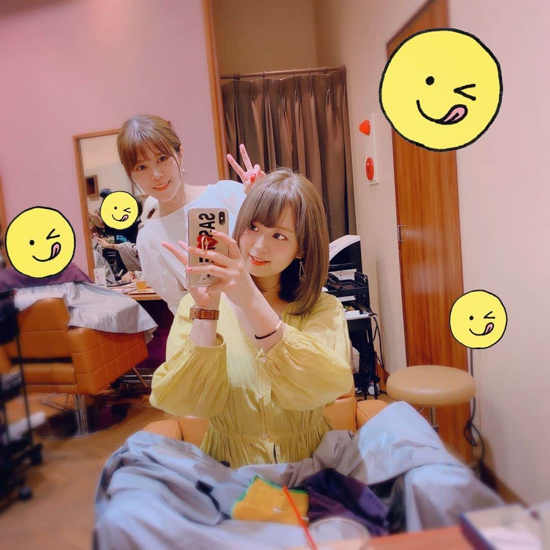 井口裕香さんのインスタグラム写真 - (井口裕香Instagram)「わー🥰 髪色落ち着いた！良き！ 久々に落ち着いた髪色！ 自分じゃないみたいだ！ イメチェンのきぶん！！ かなみさん @kanami0820 お忙しいところ本当にありがとうございました😊 しかし、ただでさえ暑がりのわたし、新陳代謝良すぎるわたし、推しの話をすると汗が吹き出るの恥ずかしいななんとかしたいな🤔（オタクあるある） #対策教えて🤒」5月31日 16時52分 - ooo31_iguchiyuka_31ooo