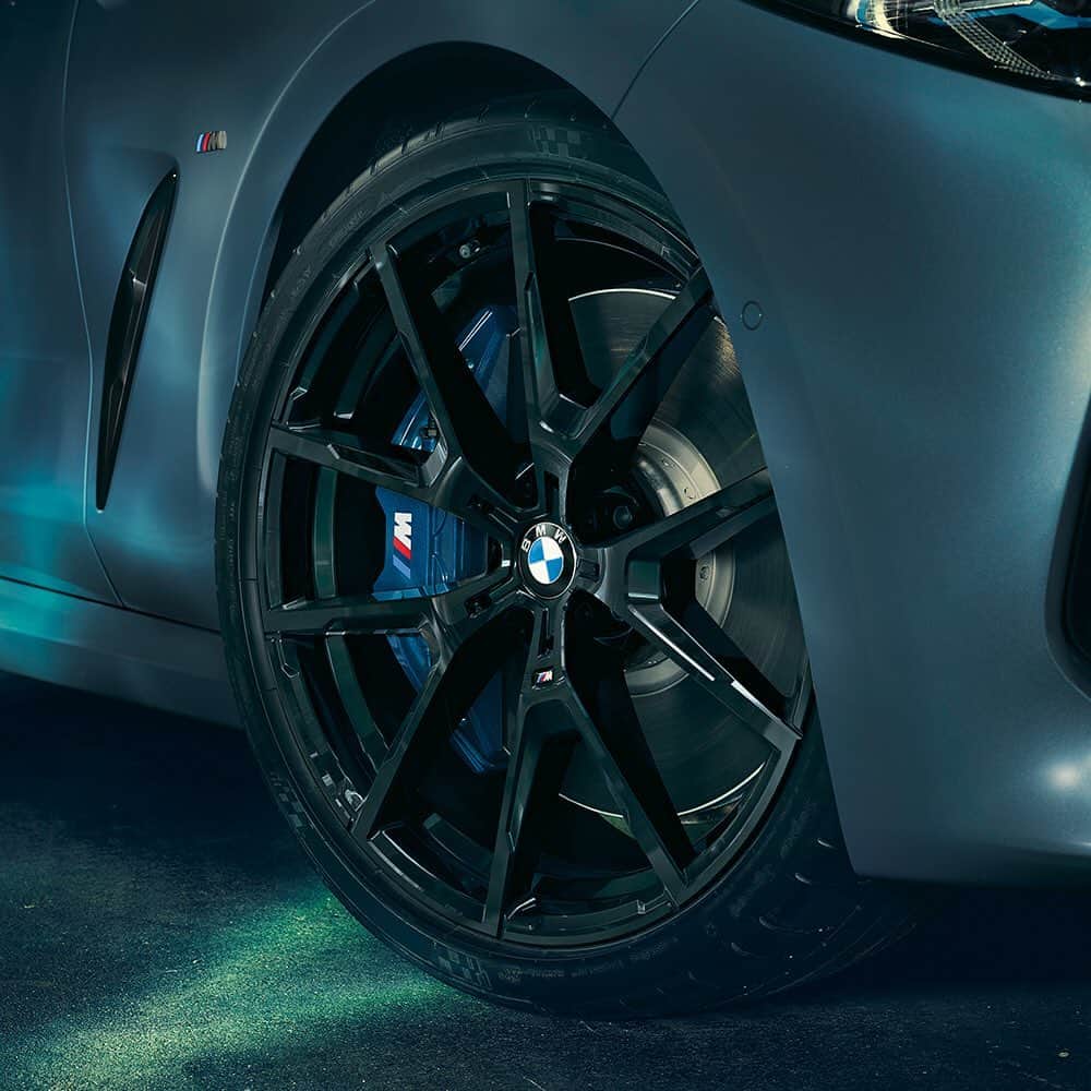 BMW Japanさんのインスタグラム写真 - (BMW JapanInstagram)「. 比類なきスポーティネスが、今ここに。 BMW M850i クーペ FIRST EDITIONが、全国限定10台で登場。 . BMW Individualの特別塗装色、フローズン バルセロナ ブルーメタリックを身に纏ったボディは、かつてないエレガントな存在感を放ち、見る者でさえも歓びの頂点へと導きます。 . ニューBMW 8 シリーズ マガジンでは、ここでしか手に入らない情報をお届けします。 ぜひご登録ください。 . #BMW #駆けぬける歓び #BMWJapan #8シリーズ #BMWWorld #BMWPost #BMWgram #BMWlovers #BMWlife #BMWlove #BMWforlife #BMWcar」5月31日 17時02分 - bmwjapan