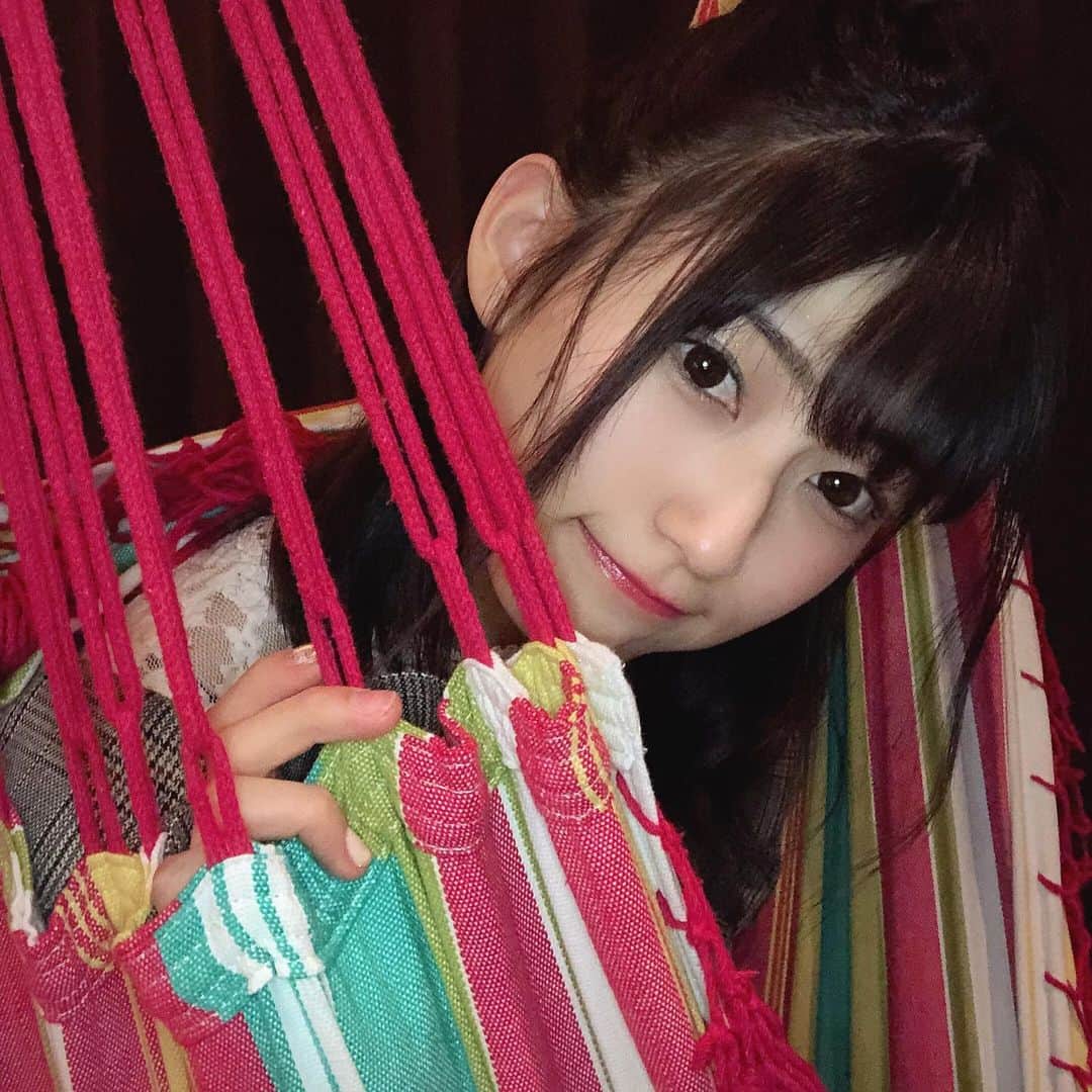 朝日花奈のインスタグラム：「忘れた頃の インスタ投稿。。。笑  少し 間を空け過ぎましたごめんなさい(* . .)w  これから 少しずつ 頻度上げてくから よろしくお願いします🐰💕 #ハンモック」