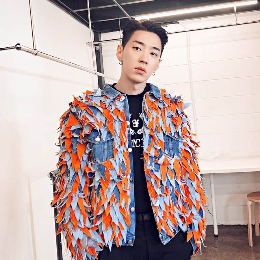 GRAYさんのインスタグラム写真 - (GRAYInstagram)「1 of 1 @ntmb_official 🙏🏻🔥 amazing!!! 💯 Thank You So Much!!!!!!! - Unveiled and proud of #NTMB 1/1 denim jacket x @callmegray.  handmade reworked N customized jacket with 3000 thousand pieces of denim in 3 colors.  #callmegray #denim #denimjacket #denimondenim #denimaddicted #denimdress #denimvest #fabricmanipulation #handmade #customized #underground #fashionclothing」5月31日 17時28分 - callmegray