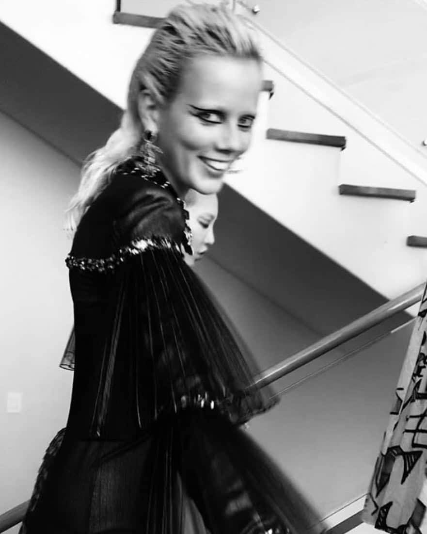 マリヤン・ジョンクマンのインスタグラム：「Chanel and Seoul made me smile. Yes i do smile more than it looks like on my insta 😸😸😸😸😸😸😸 @osana13 @chanelofficial @aurelieduclos」