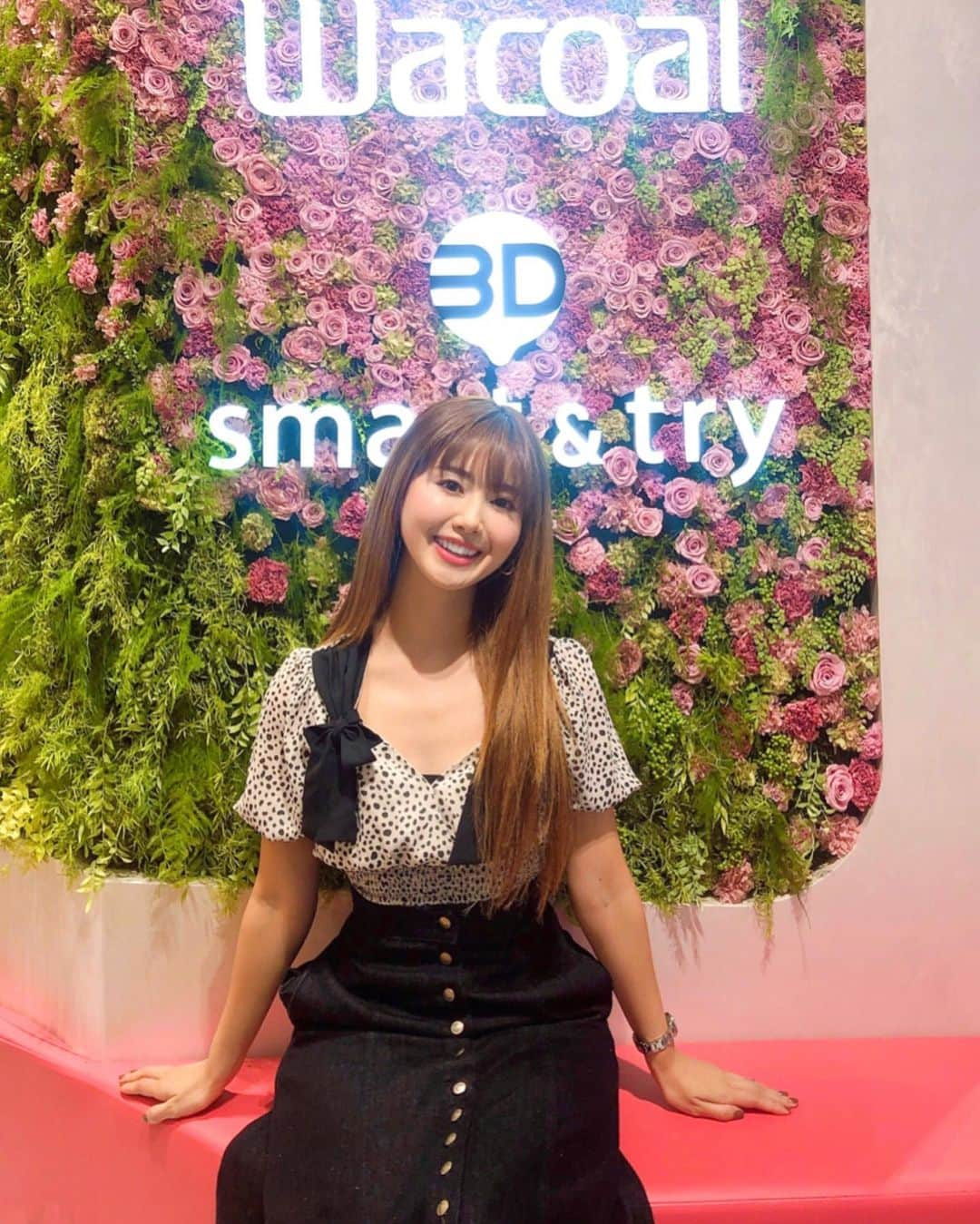 一木美里さんのインスタグラム写真 - (一木美里Instagram)「【ワコール 3D smart & try】体験してきました👙✔️✨ 3Dボディスキャナーで150万カ所を5秒で計測！タブレットで自分の計測データをチェックできます。AIが自分に合った商品を教えてくれたり、カウンセリングスペースでビューティーアドバイザーによるカウンセリングも受けられる👍✨その場で買うこともできます💕投稿を見たと言うとオリジナルボトルももらえるみたい🎁  年齢を重ねるごとにこだわりを増す、下着✨ たくさんたくさん試して、やっぱり普段使いはワコールが一番、とわたしのランジェリー 半分はワコールです🌷  tops #eimystore skirt #AcneStudios _ #ワコール_スポンサード #ワコール3D #5秒でわかるワタシのキレイ #下着#ランジェリー#アンダーウエア #lingerie」5月31日 17時34分 - misato_ichiki