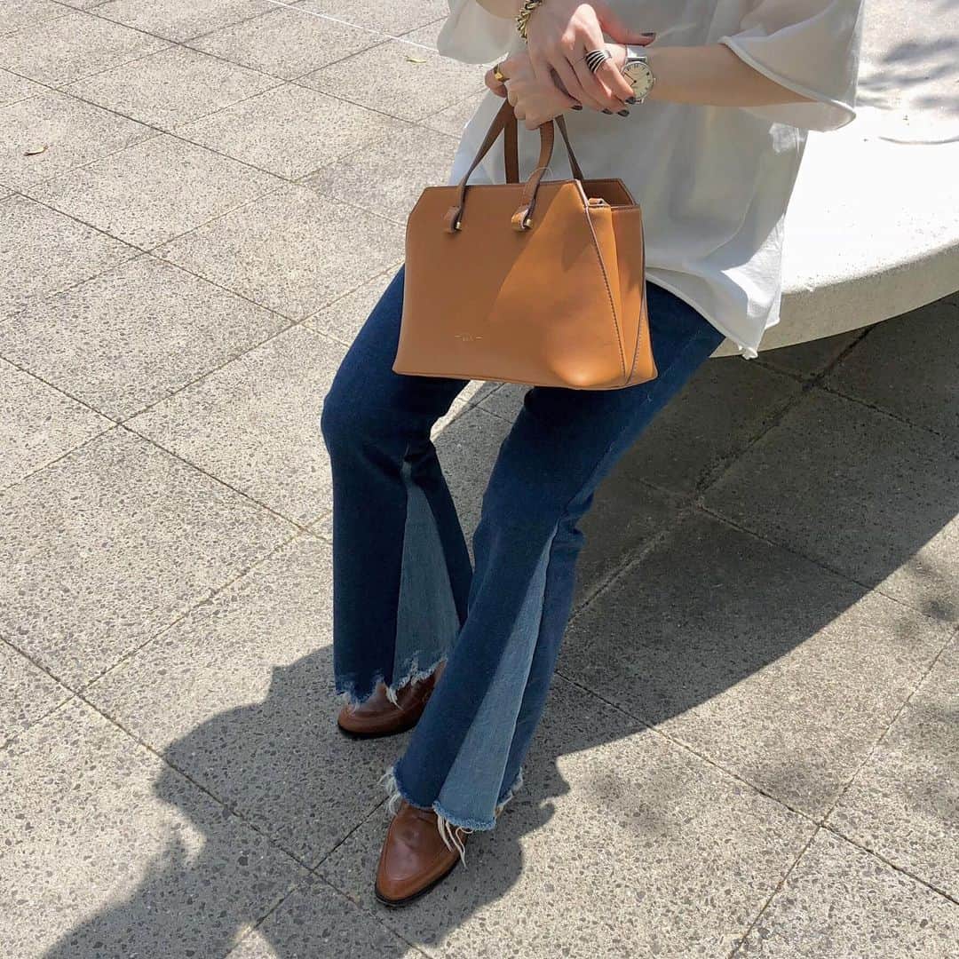 TOPKAPI / トプカピさんのインスタグラム写真 - (TOPKAPI / トプカピInstagram)「  《LEATHER MINI BAG》   シーズンレスに使える万能アイテム🍏🍋   @topkapi_official   #bag#2019ss#topkapi_bag#spring#summer#fashion#japan#topkapi#トプカピ#topkapi_bag」5月31日 17時34分 - breath_official_