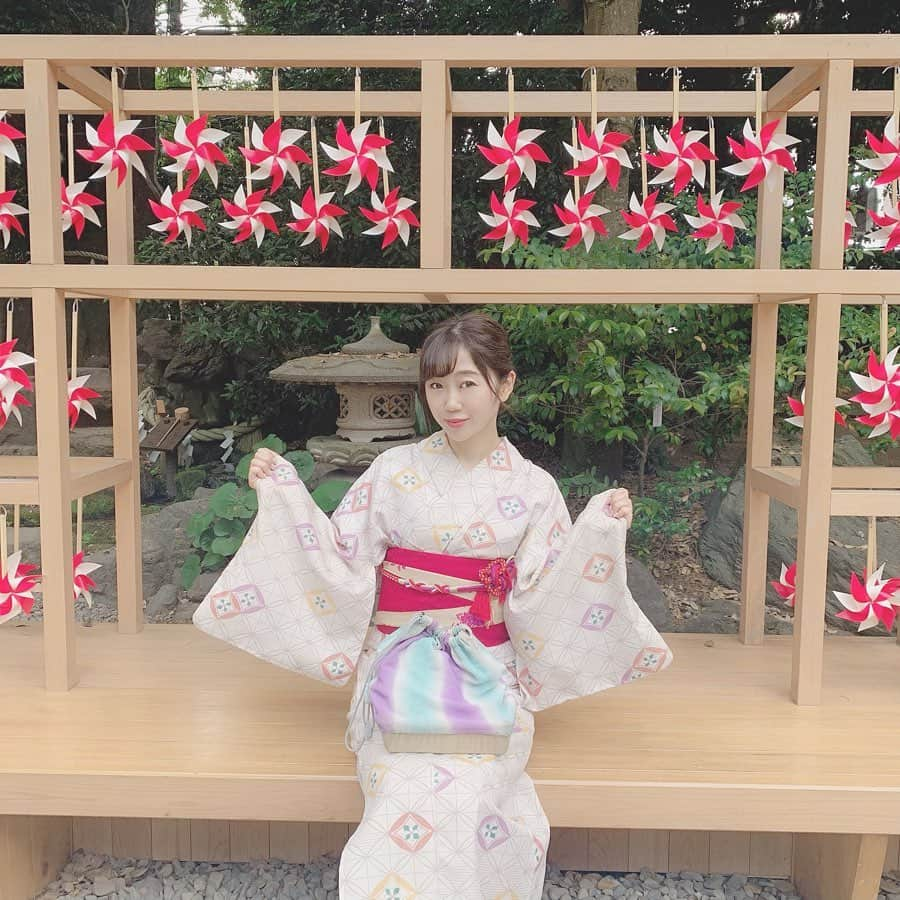 ericaさんのインスタグラム写真 - (ericaInstagram)「川越に遊びに行ってきた👘﻿ ﻿ レンタル着物を借りて、川越をブラブラ〜昔ファンの方とのデート企画で連れてってもらった川越を改めてゆっくり探検してみたんだけど、やっぱり楽し過ぎた😭💓﻿ ﻿ 当時も楽しすぎて、1時間のデート企画だったのにずっと「帰りたくない❗️帰りたくない‼️」って言ってたんだけど、本当に良い街すぎて何時間もいれた🥺﻿ ﻿ おさつチップスも食べれたし、念願の鰻も食べれたし…川越氷川神社で縁結び玉を返却し、名前入りのお守りを頂いたり…💓﻿ ﻿ 最初に連れてってくれたボンクラさんが川越の素晴らしさを教えてくれなかったらこんなにハマってなかったので、心から感謝です🙏﻿ ﻿ #川越 #本川越 #川越食べ歩き #川越氷川神社 #川越小江戸 #川越散策 #縁結び玉 #小江戸おさつ庵 #おさつチップス #鰻 #鰻重 #いちのや #いちのや川越本店 #川越着物レンタル古都 #レンタル着物 #着物」5月31日 18時05分 - dngnchan