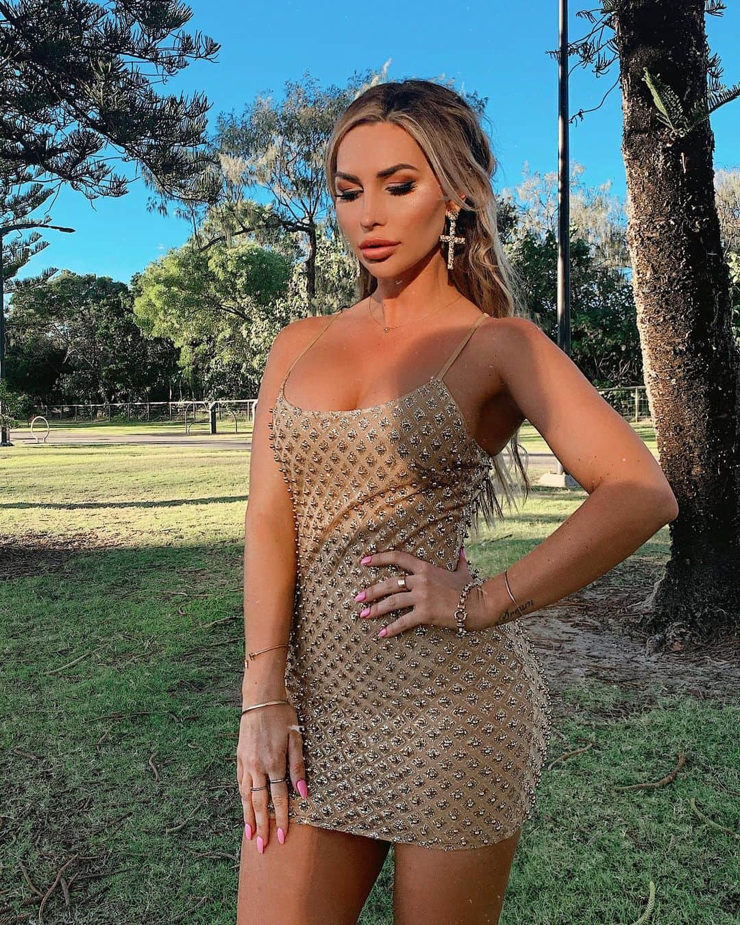 Rosanna Arkleさんのインスタグラム写真 - (Rosanna ArkleInstagram)「A little spArkle for your Friday night ✨ @fashionnova ✨」5月31日 18時14分 - rosannaarkle