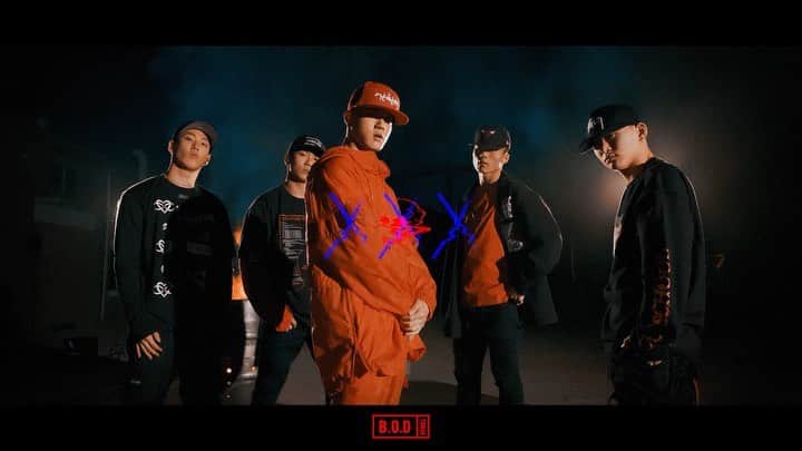 プニエル のインスタグラム：「What’s your favorite part of the video? Link in stories/bio  영상에서 제일 마음에 드는 부분은?!?! 링크는 바이오/스토리즈」