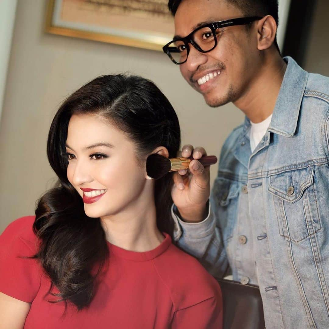 ラライン・シャーさんのインスタグラム写真 - (ラライン・シャーInstagram)「Selamat Ulang Tahun @bubahalfian. Dari awal jadi makeup artis sampai sekarang tidak berhenti belajar untuk menjadi yang terbaik. Tetap bersinar kaka! Terima kasih atas kasih sayangnya dari awal persahabatan dan bekerjasama. Semoga semua yang diimpikan jadi nyata. ❤️」5月31日 18時31分 - ralineshah