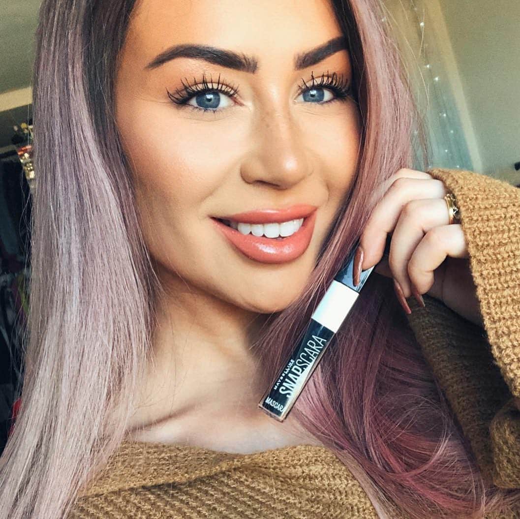 Maybelline New Yorkさんのインスタグラム写真 - (Maybelline New YorkInstagram)「Lash game on point! @ccclarkebeauty is rockin’ the #snapscara mascara in ‘pitch black’. Tell us in the comments what mascara shade would you want to see from us! 👀 #regram #mnyitlook」6月1日 5時25分 - maybelline