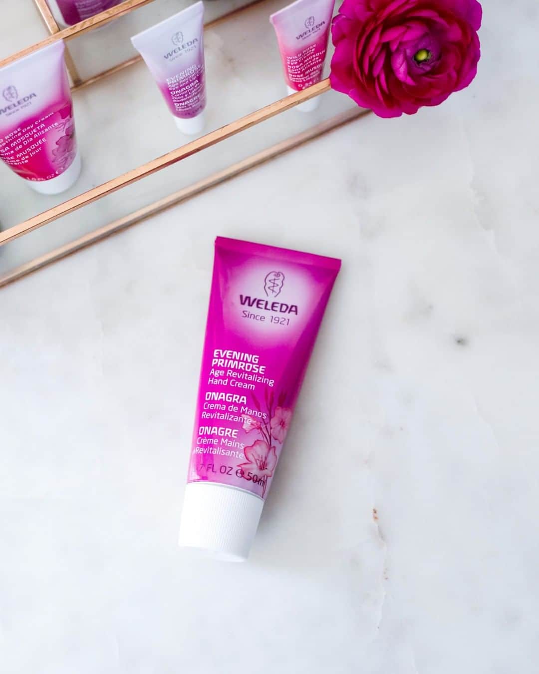 のインスタグラム：「Our Evening Primrose Hand Cream helps mature skin feel firmer, stronger and much more hydrated.🌸 👋🏼 How many times a day do you apply hand cream?」