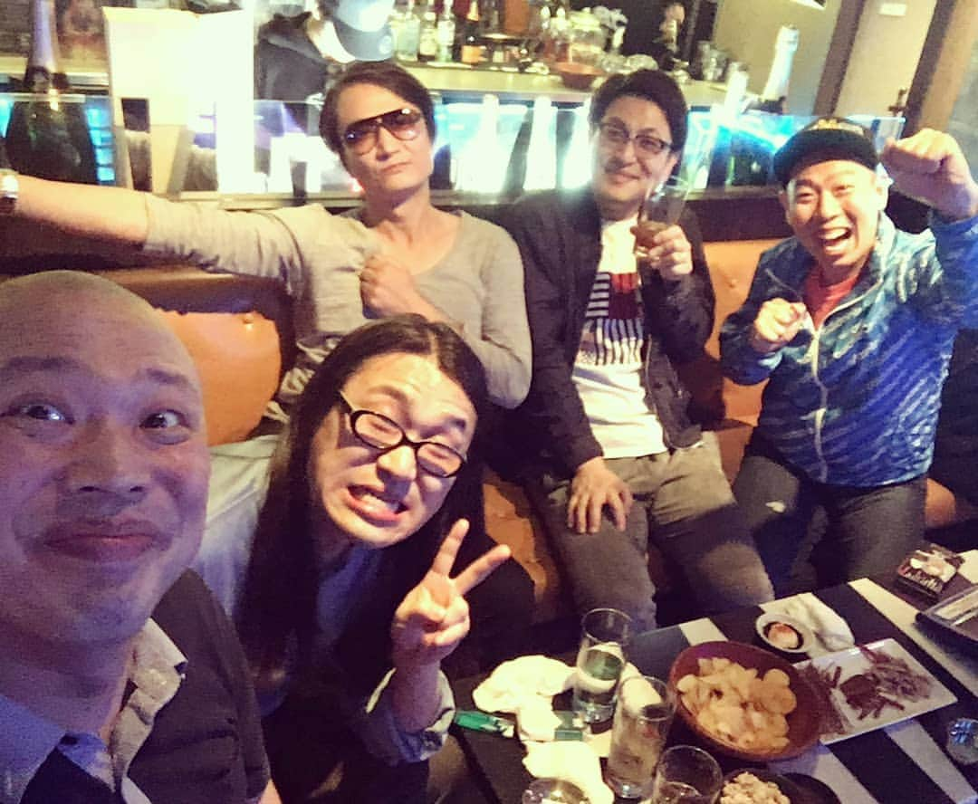 松本康太さんのインスタグラム写真 - (松本康太Instagram)「『バンドカラオケ』・はじめてのチュウ(あんしんグランパパ)・嘘みたいな奇跡を(藍坊主)・拝啓少年よ(Hump Back) 気持ち良く歌いました＼(^o^)／！ #カラオケ #気持ち良い #バンドカラオケ #はじめてのチュウ #あんしんグランパパ #嘘みたいな奇跡を #藍坊主 #拝啓少年よ #humpback #レギュラー松本 #あるある探検隊」6月1日 4時06分 - aruarutankentai.matsumoto