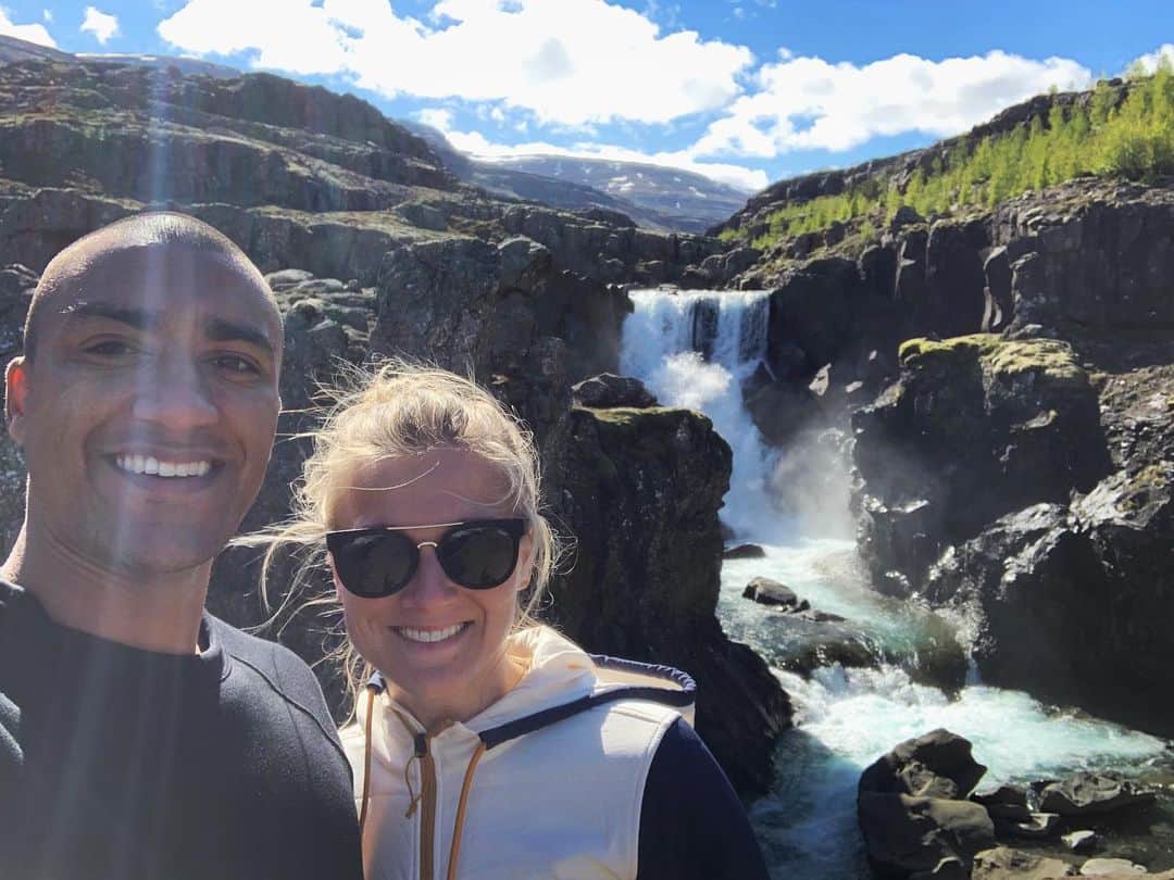 ブリアンヌ・タイゼン＝イートンのインスタグラム：「Our 8 days in Iceland consisted of: 2,700km driven, 10 waterfalls, 4 hot springs, 4 beaches, 3 cave explorations, 2 canyons, 2 trail runs, 1 glacier climb, 1 volcano, some rotten shark, and 1 shower each.  This was a trip we’ve been wanting to do for a while. We rented a campervan (@campeasyiceland), ate primarily soup, sandwiches, chips, and Haribo candy, and pulled over to explore anything that caught our eye.  Through this experience we learned that Iceland has some INSANELY good seafood. Stuff is seriously expensive (& that’s saying a lot coming from SFO). It doesn’t really get all the way dark in the summer. It’s one of the coolest places if you like the outdoors and adventure (and getting a bit grimey), but that you need at least a month to explore all of the magic in this beautiful country. If you’re at all thinking about Iceland, do it!  Our trip was organized by @briannaglenn at Milk & Honey Travels. She does all of our vacations and is the absolute best!  #iceland #campeasyiceland #travel」