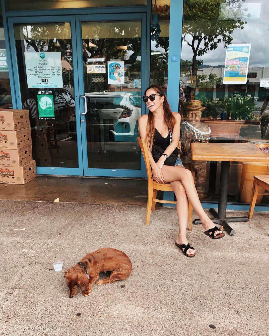 宮崎沙矢加さんのインスタグラム写真 - (宮崎沙矢加Instagram)「This puppy bring back memories about my sweet coco actually his name also Cocoa♥️♥️♥️I'm always be next to u~ . . . #hawaii #hi #oahu #chill #puppy #beach #diamondhead #picoftheday #cafe #waikiki」6月1日 4時23分 - sarah___audrey