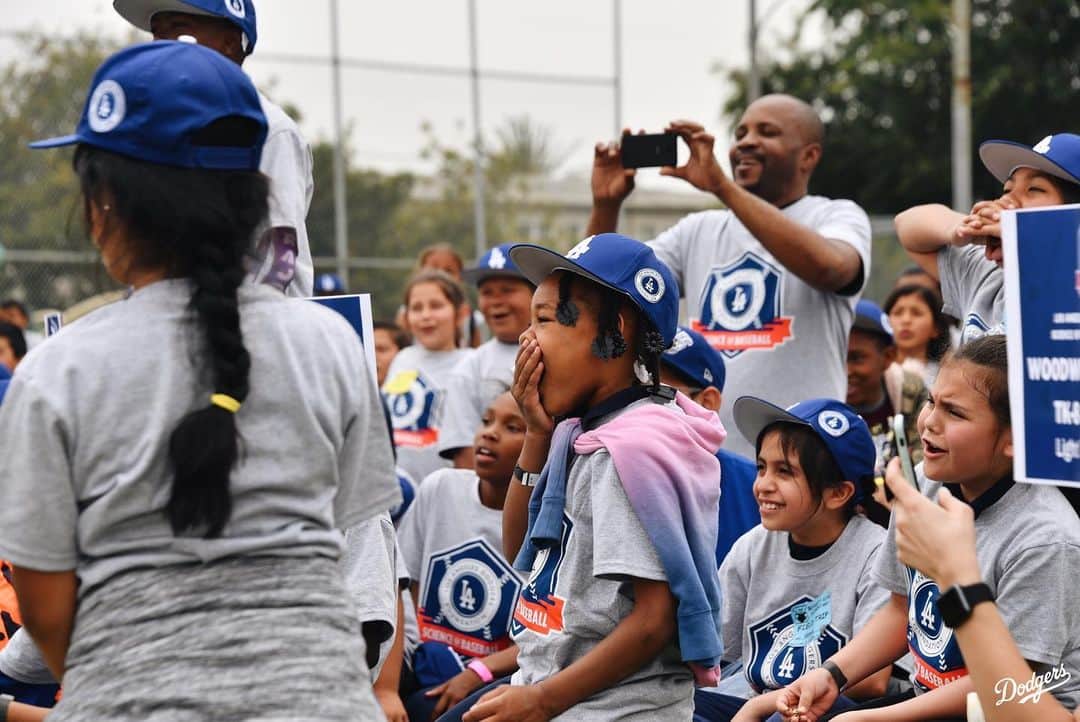 Los Angeles Dodgersさんのインスタグラム写真 - (Los Angeles DodgersInstagram)「500 elementary students from Inglewood are at @dodgersfoundation’s STEM Field Day, where they are participating in activities learning about math and science and how they apply to baseball.」6月1日 4時25分 - dodgers