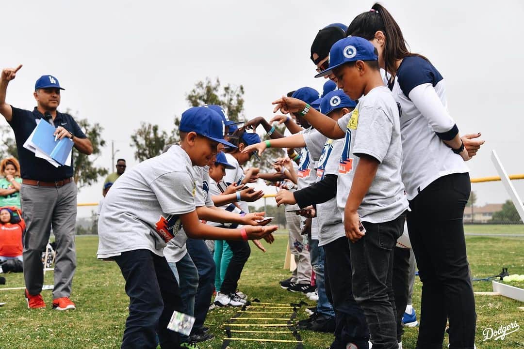 Los Angeles Dodgersさんのインスタグラム写真 - (Los Angeles DodgersInstagram)「500 elementary students from Inglewood are at @dodgersfoundation’s STEM Field Day, where they are participating in activities learning about math and science and how they apply to baseball.」6月1日 4時25分 - dodgers