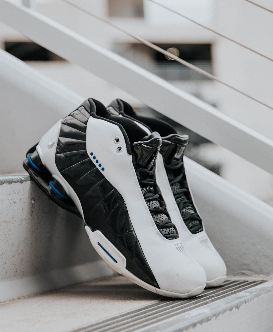 Nice Kicksさんのインスタグラム写真 - (Nice KicksInstagram)「Find out why the Nike Shox BB4 means so much to millenial sneakerheads as Nice Kicks alumn @b_pickert explores his favorite shoe.  Link in bio.」6月1日 4時33分 - nicekicks