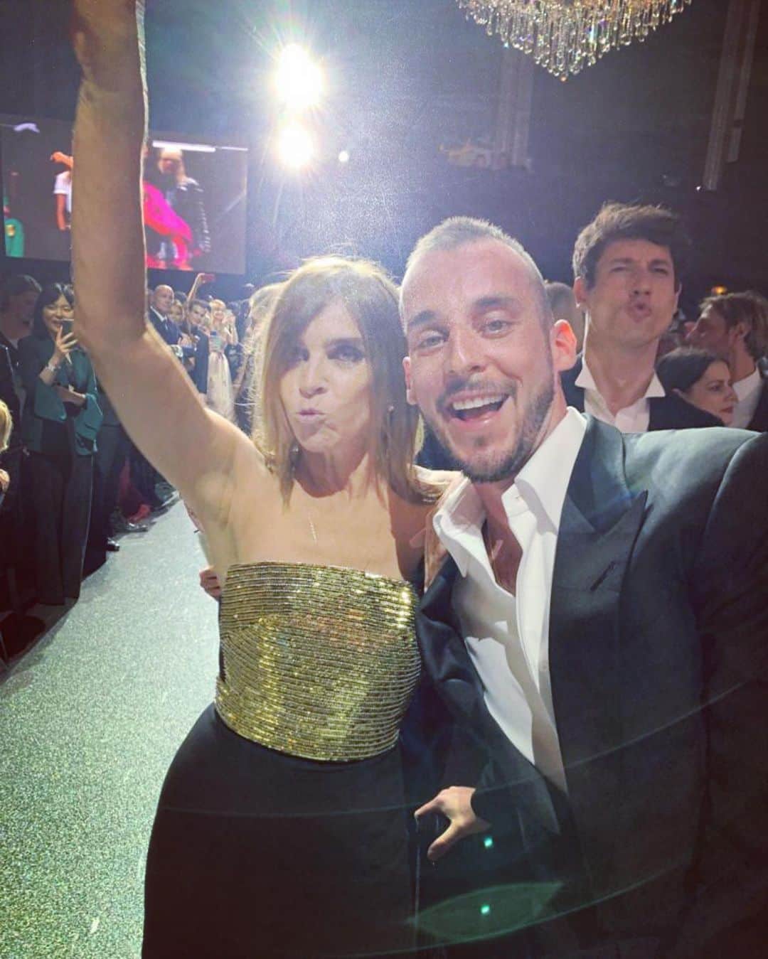 カリーヌ・ロワトフェルドのインスタグラム：「“We Can be heroes......”we will keep fighting 🌈 #amfar2019 @vladimirrestoinroitfeld #carlhirshmann」